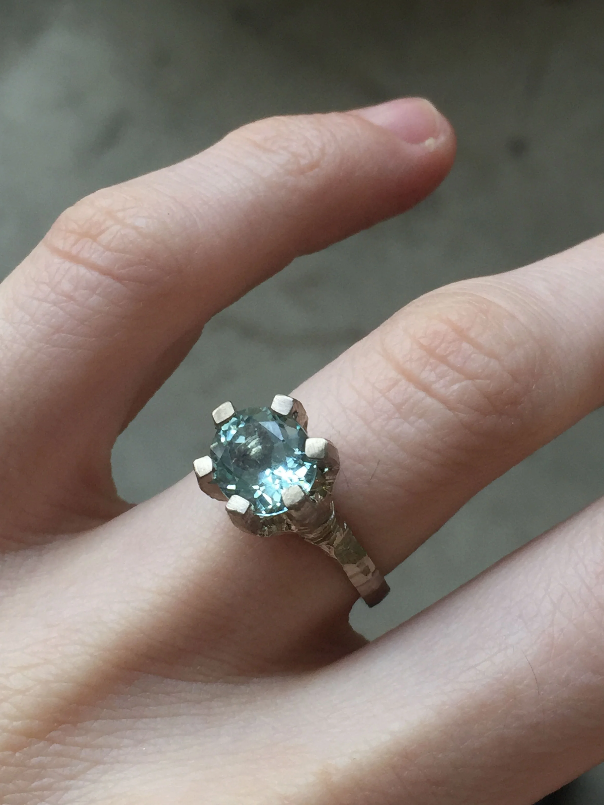 Aquamarine-18ct-White43jpg