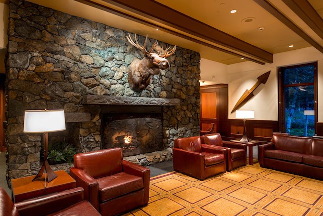  Alyeska Resort Hotel sitting area 