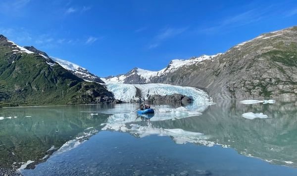  A raft on Spencer glacier with Glacier City Tours 