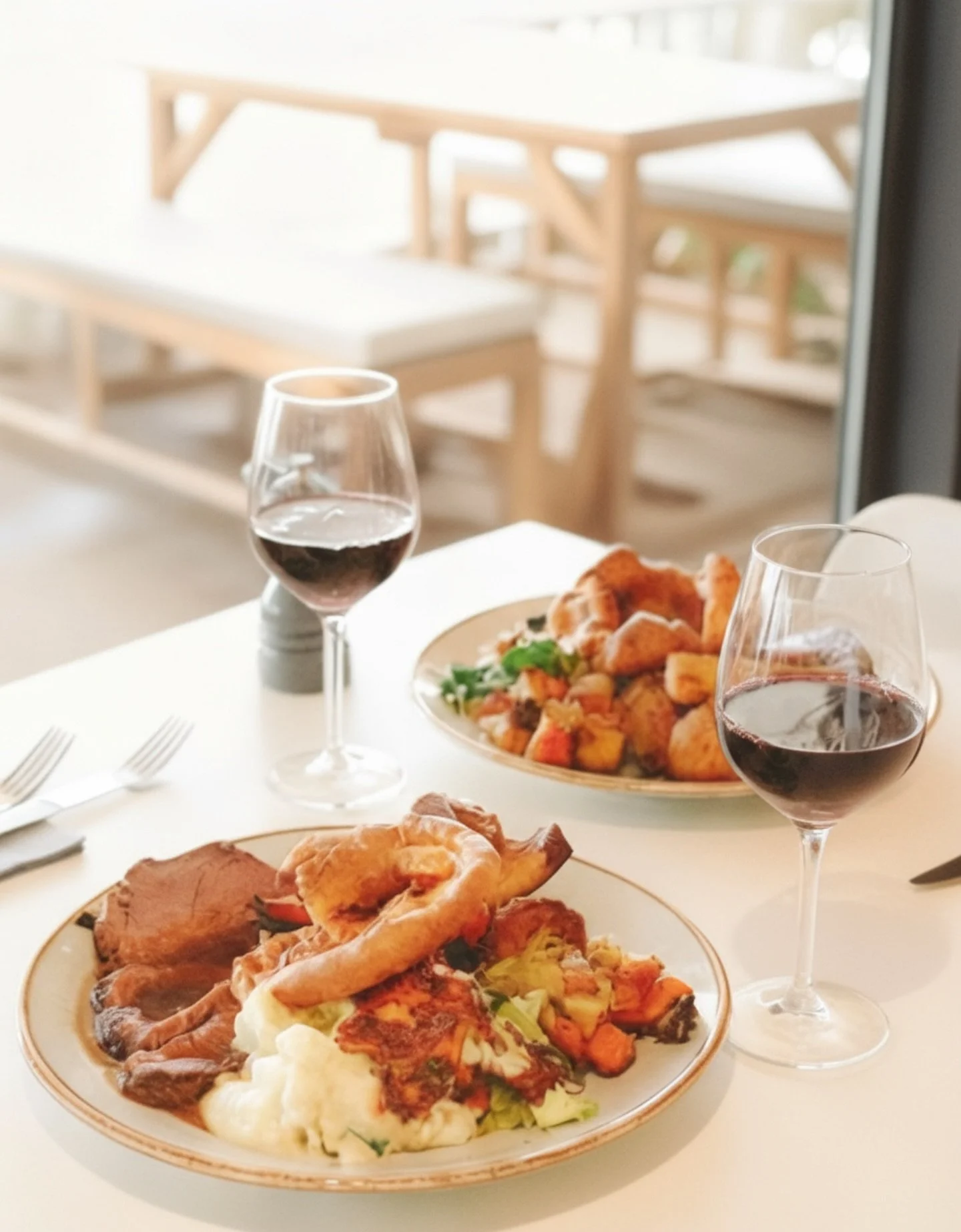 🥂 ROASTS ON THE COAST &ndash; THIS SUNDAY 🥂

We&rsquo;re so excited to say&hellip; Sunday Roasts are back at Gylly Beach Caf&eacute;!
Join us from 12pm this Sunday (28th September) and tuck into your seaside favourites:

🍽 Roast Cornish Topside of