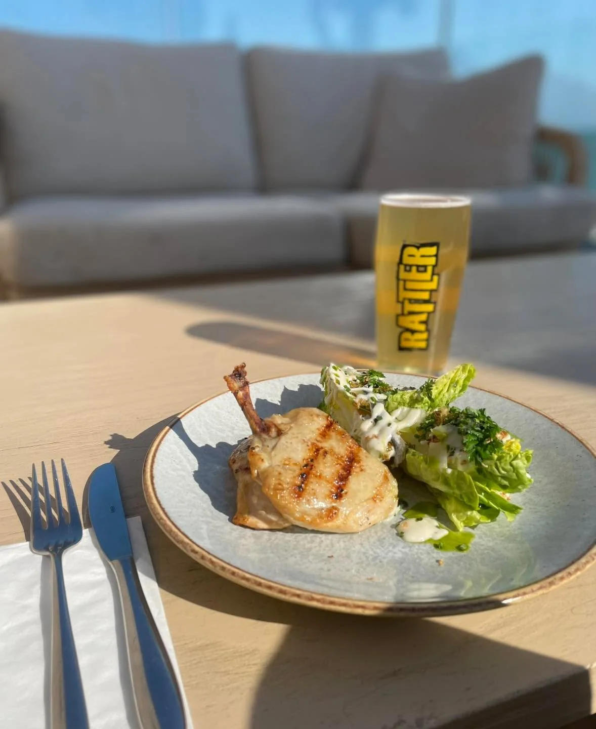 Say hello to the brand new chicken supreme! Gem lettuce, anchovies, caesar dressing and croutons 😍 

Our brand new lunch and dinner menus are in full swing, the sun is shining all week and the parasols are down&hellip;. The perfect excuse to come tr