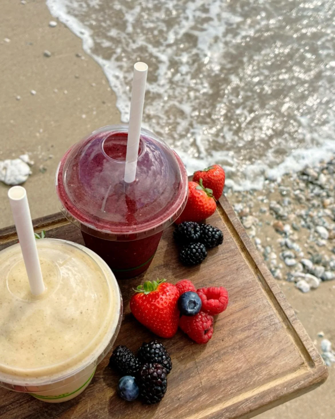 Beach wellness days 🌊✨

Fresh smoothies, a&ccedil;a&iacute; bowls, vibrant salads &amp; everything else for your one stop health stop - the perfect way to nourish your body and soak up the sun in the moment 🍓🫐☀️

Wellness Cafe on the sand &mdash; 