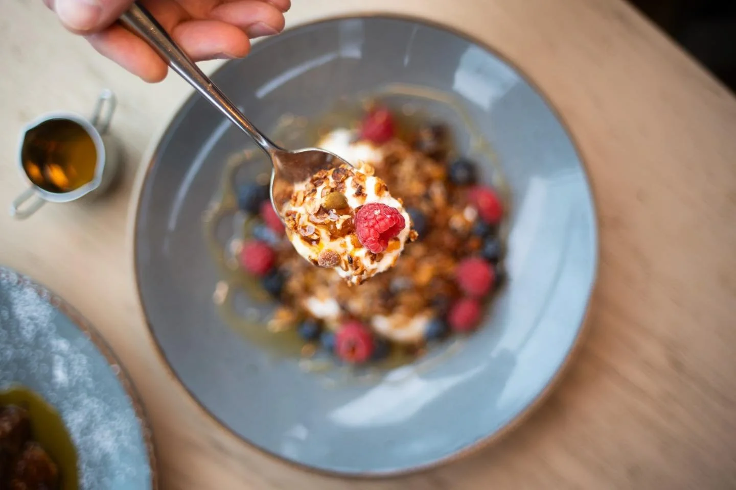 Golden mornings start like this ☀️✨

Gylly Granola - Creamy Greek yogurt topped with crunchy homemade granola, fresh berries, and a drizzle of golden honey 🍯🍓🫐
Simple, wholesome, and made to savor every bite.

Stop by and treat yourself to a break