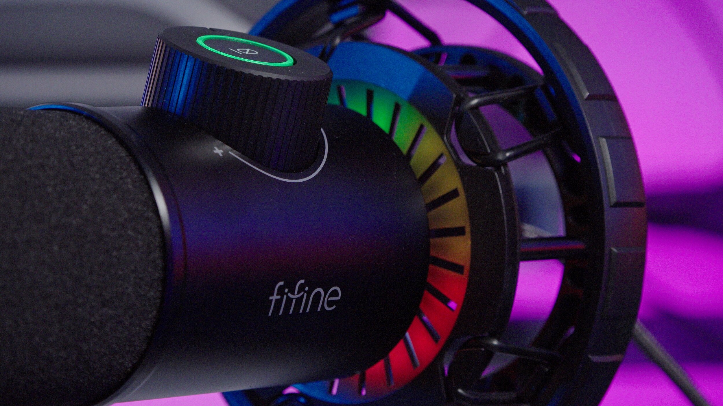 Fifine K658 - Budget Dynamic USB Mic with RGB! —
