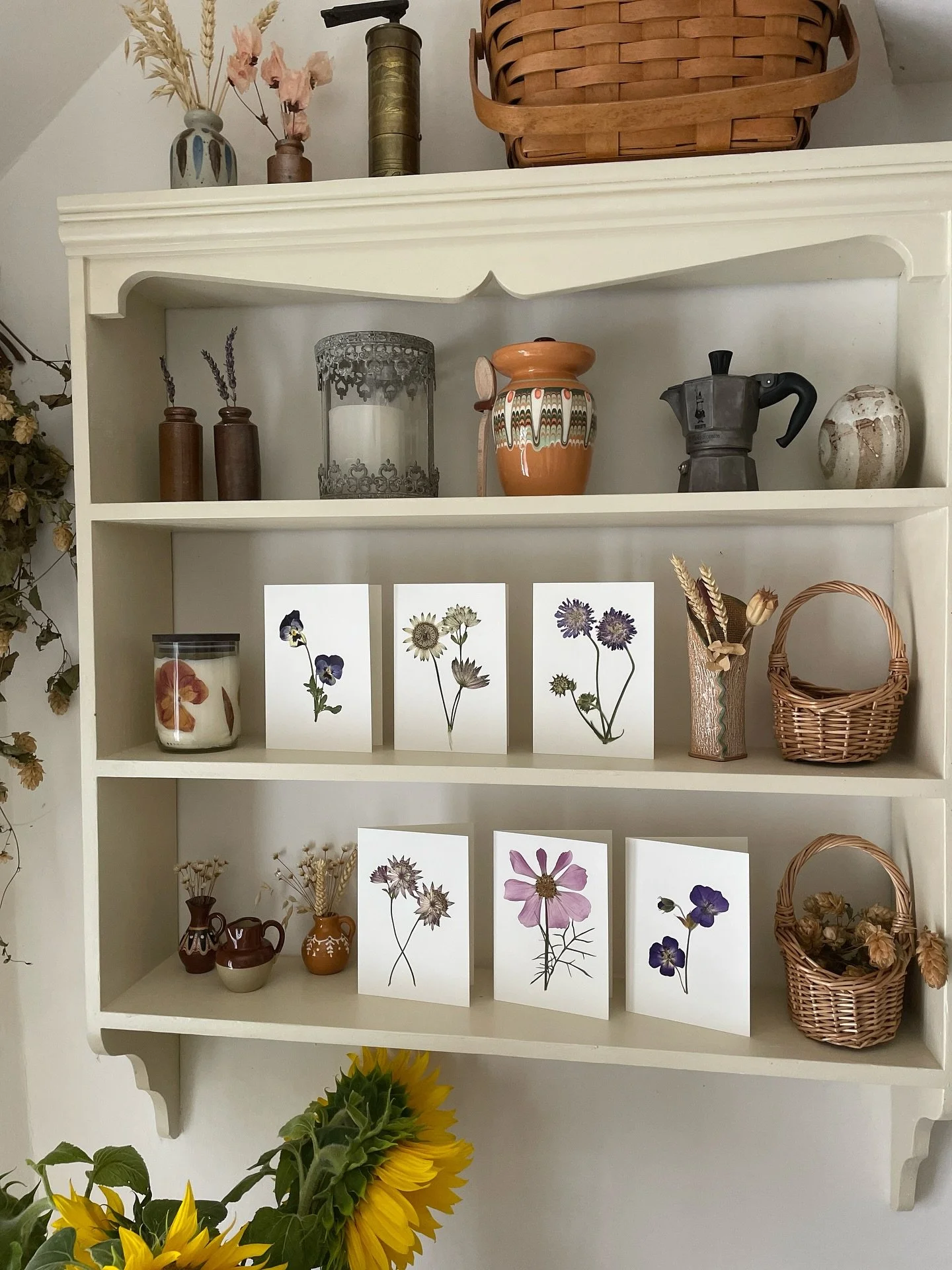 High-summer shelves for @gather.kindling by @meadowsweetretreat 🌻🌸🪻
