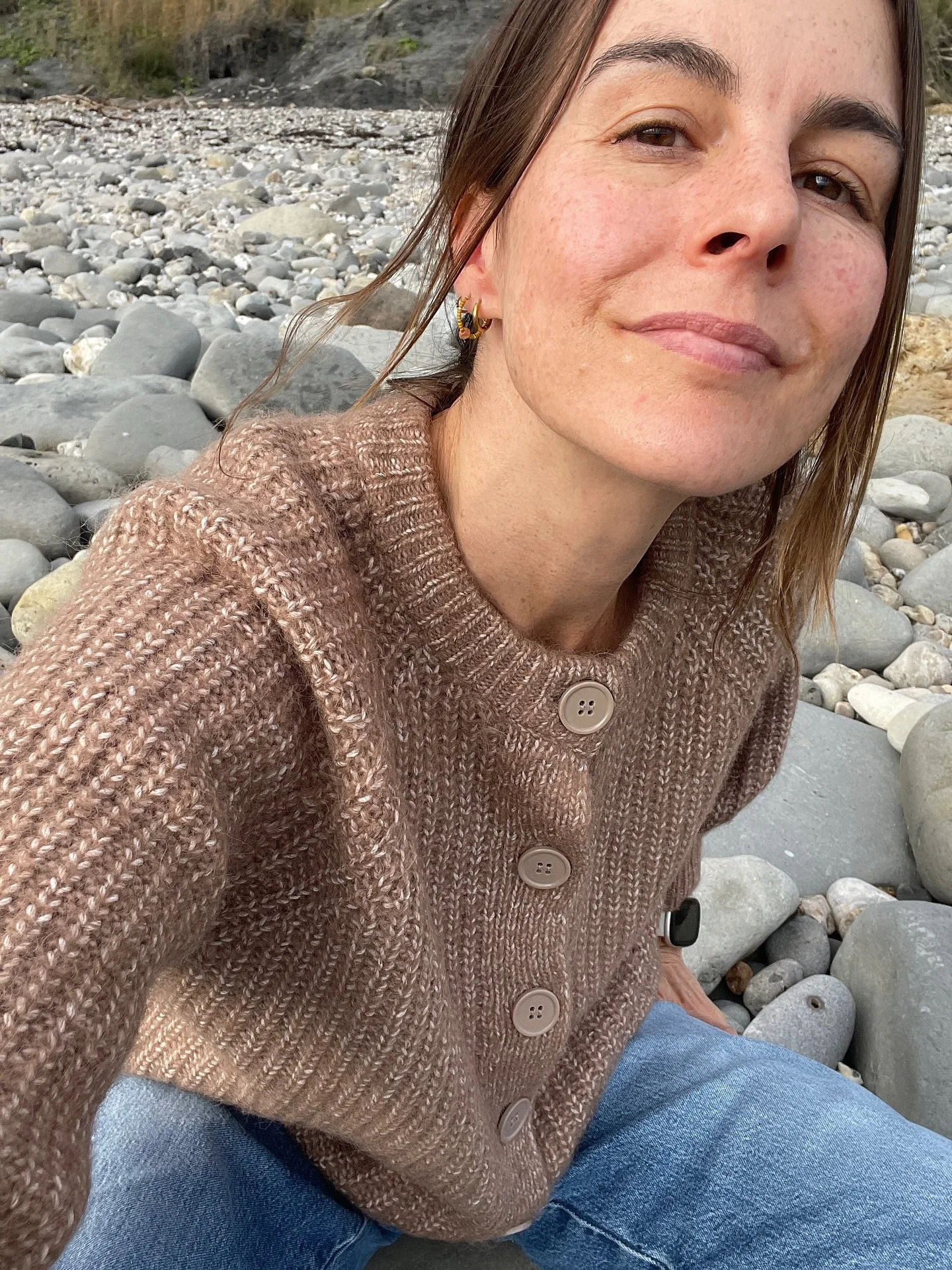 🌞day at the beach, rockpooling and rock hammering. Give me a pot of prawns over icecream anyday 🐟🦐