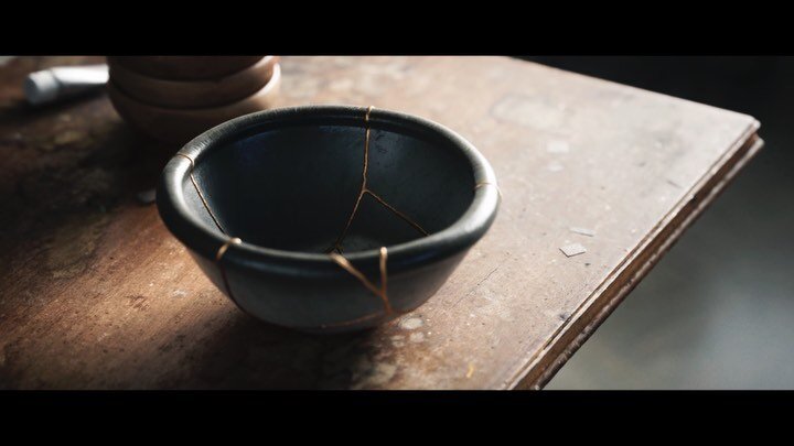 The Potter gets to work, trying their hand at Kintsugi for the first time 🏺 

This short animation was created to try Unreal Engine 5 for the first time. I also did the post-processing in Davinci Resolve for the first time too! A project of firsts ?
