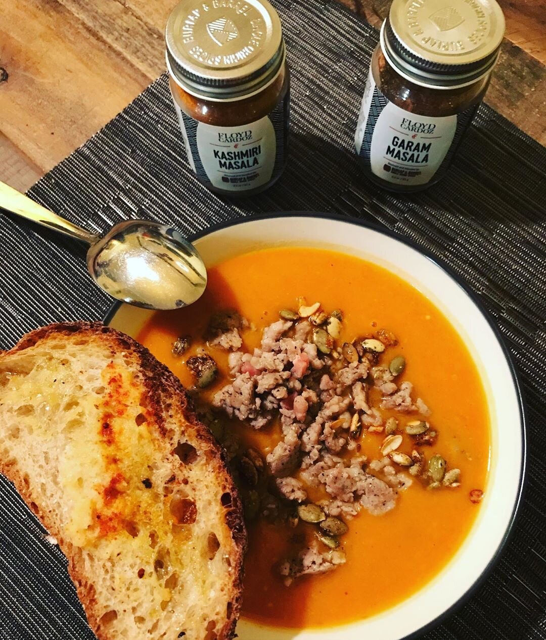 @npd124: During dinner tonight I was reminded of my days spent in Tabla’s spice closet- grinding exotic spices that permeated my entire being.  ... *Indian-spiced Fennel and mixed pumpkin soup with sausage and spiced pepitas.