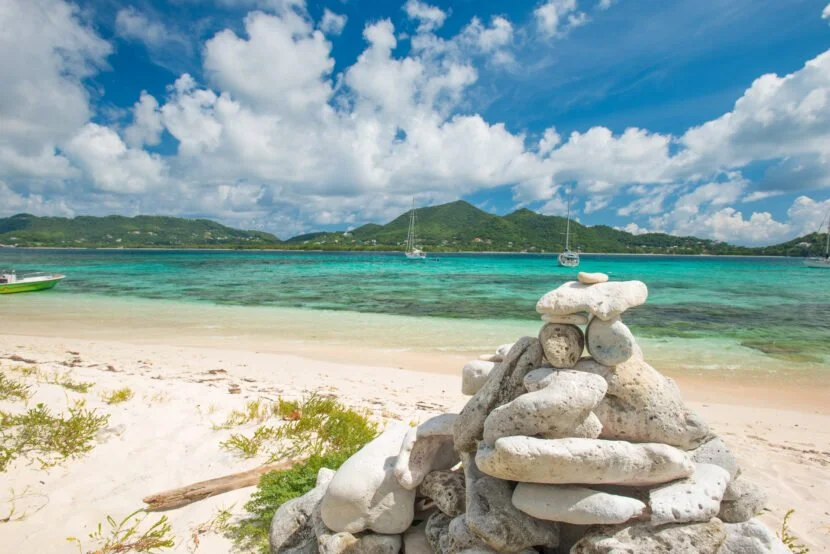 Sandy-Island-Carriacou-0-830x554.jpg