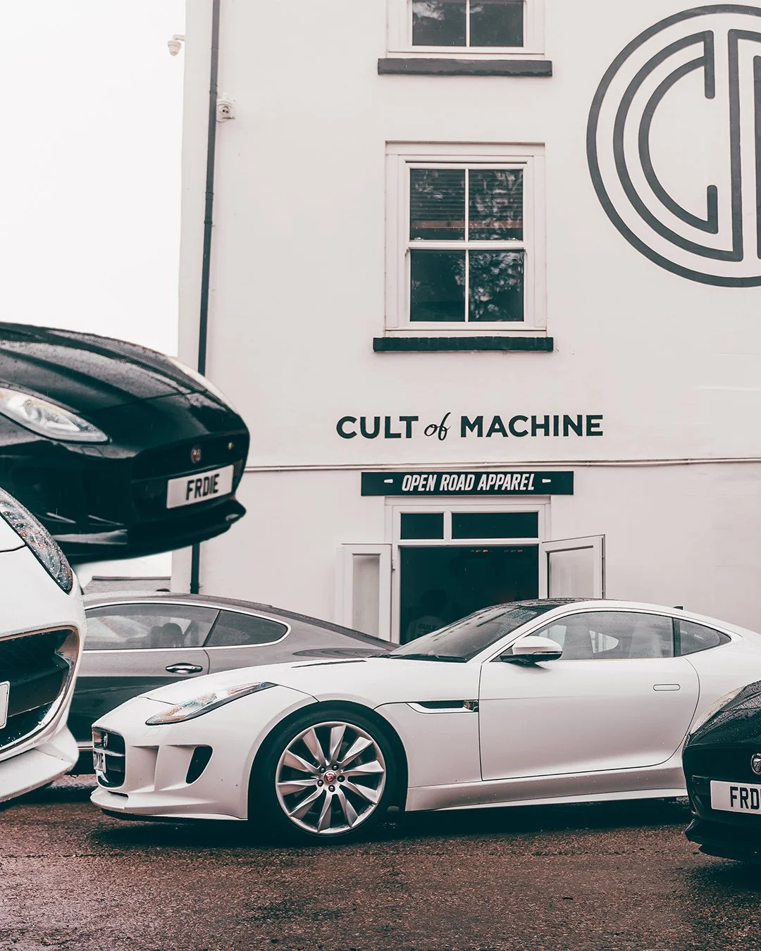 fredmadethis_-and-Mate-F-Type_04.jpg