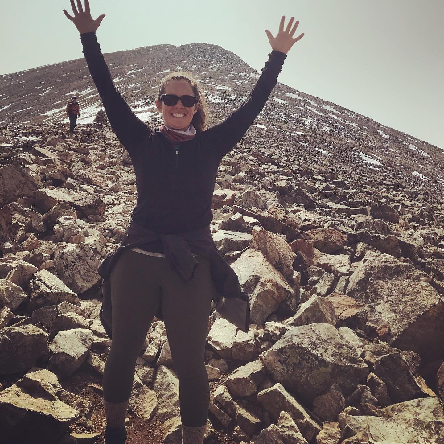 Happy Wednesday IG! This is me from last week with Grays Peak behind me. I felt on top of the world (pun totally intended).

Getting outside and using my body in a way that reminds me I&rsquo;m alive is one of my favorite ways to find gratitude. 

Th