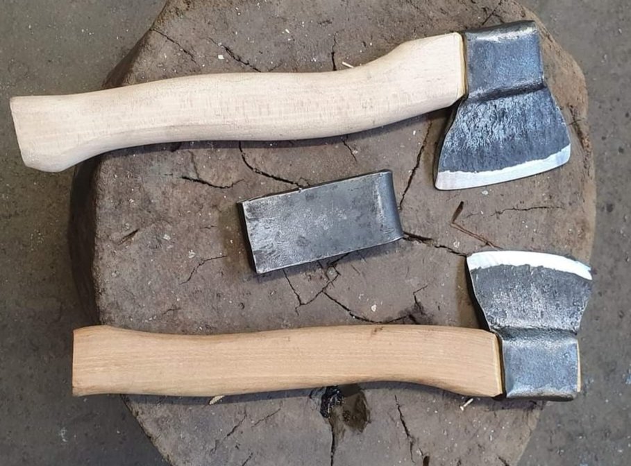 axe course pic 5.jpg
