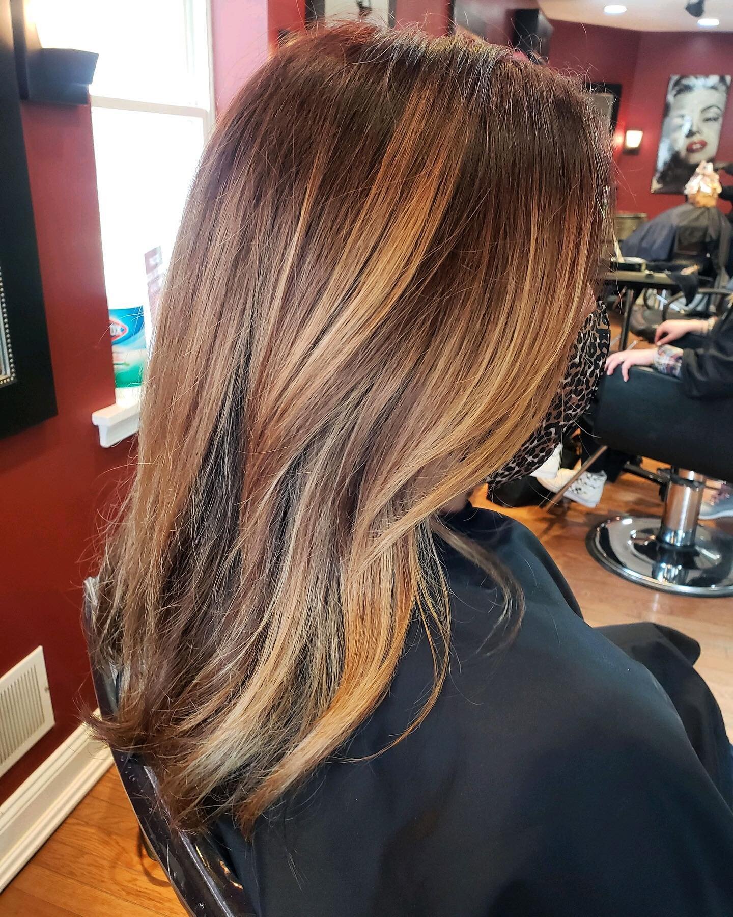 There&rsquo;s a another Amanda in town 😍 book today! 
.
Hairstylist: Amanda D💇🏻&zwj;♀️
.
.
.
#lexsalon #phoenixvillehair #phoenixville  #phoenixvillepa #phoenixvillehairstylist #pville #pvillehair #pottstownhairstylist #mainlinehairstylist #lowlig