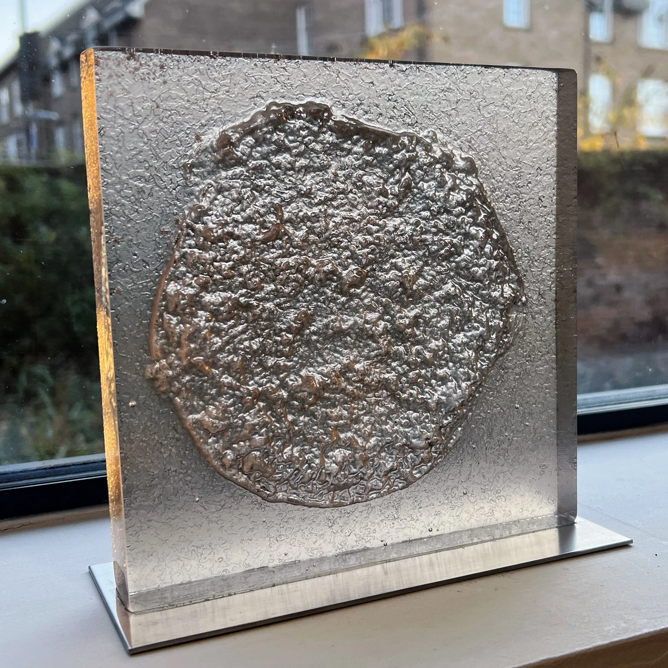 'Supernova' makes the connection between particles of silica in the dust of supernovas to the journey to the Earth’s crust, which is composed of 60% silica.  

The form of this Supernova artwork uses data from a real supernova called Cassiopeia B.  I