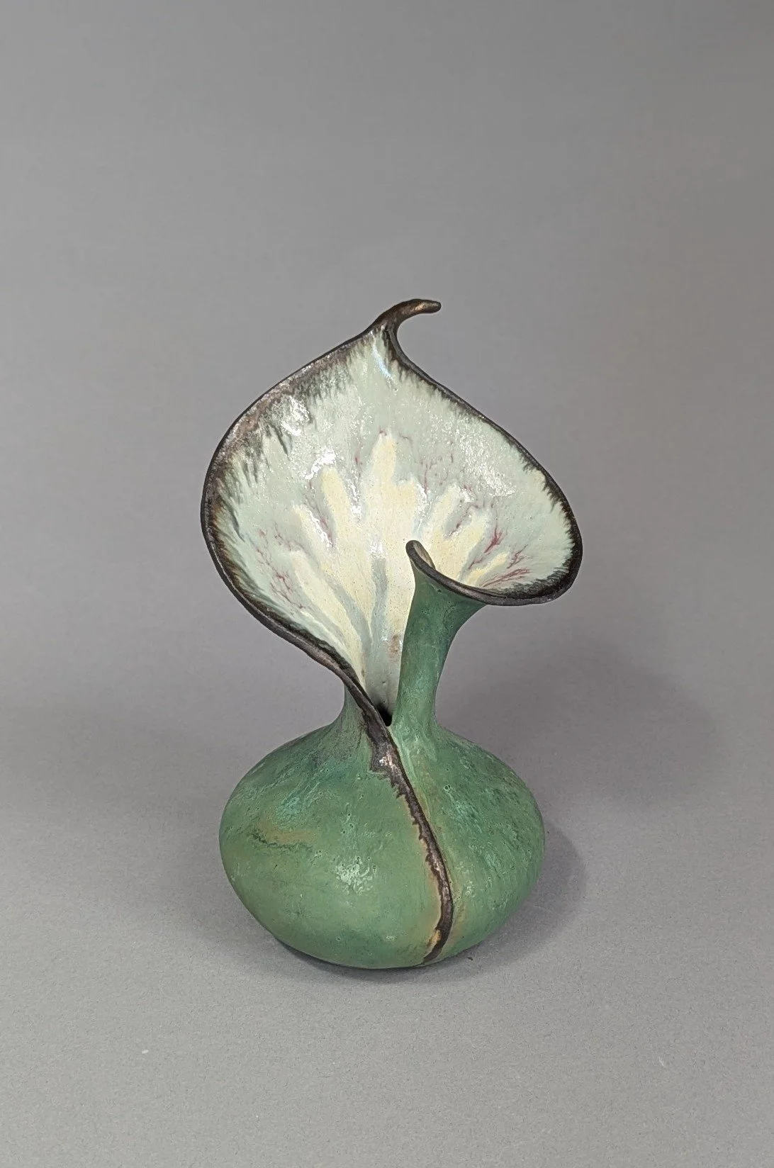 Calla 6.25"ht x 4" w 4"d