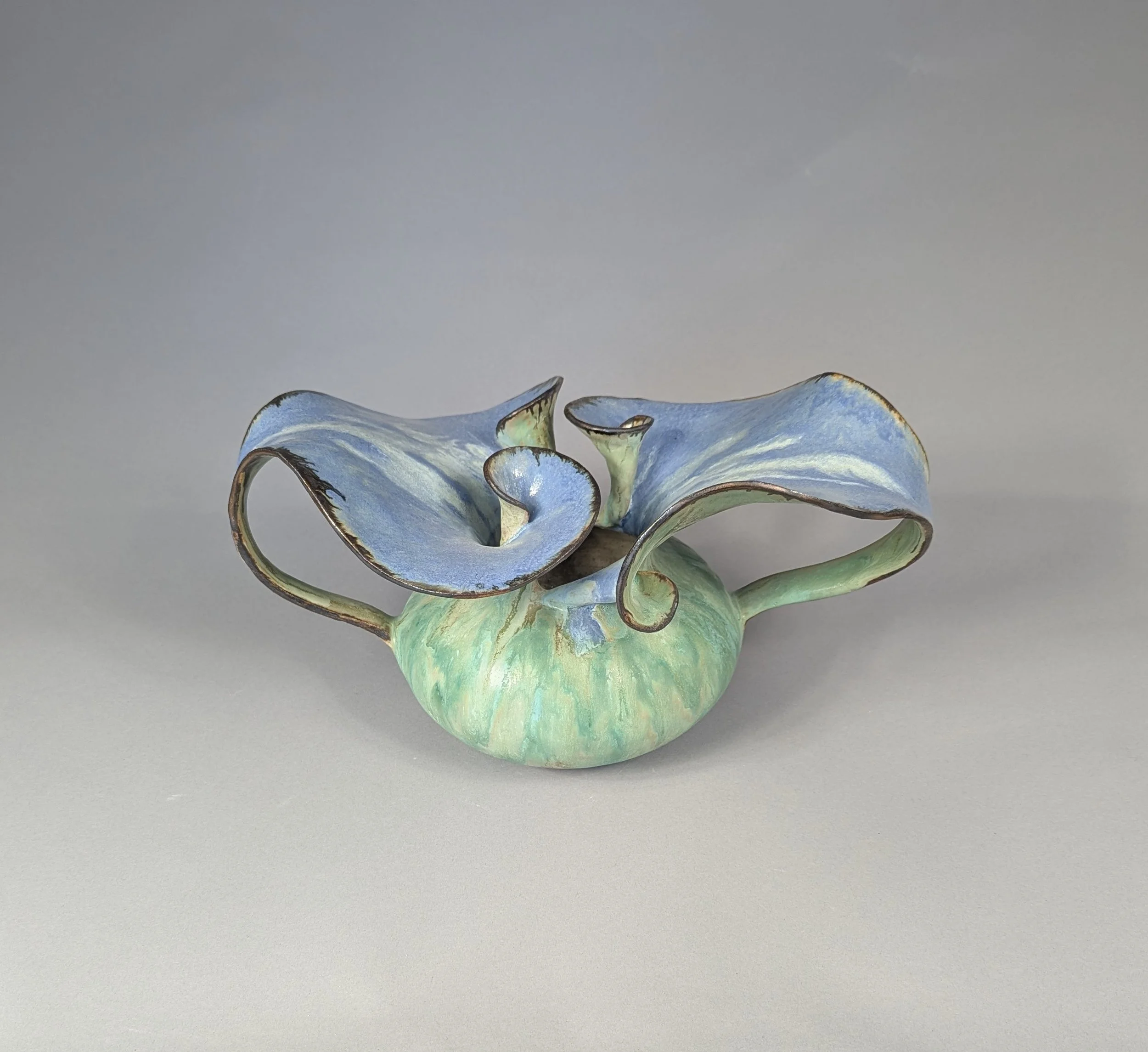 Double Leaf Vase 7" ht x 8"w x 13" l