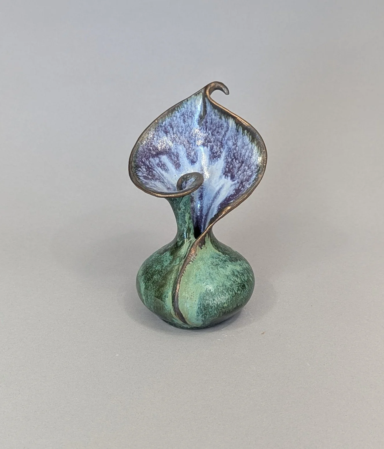 Calla Lily vase 6.25" ht x 4"w x 3.5"d