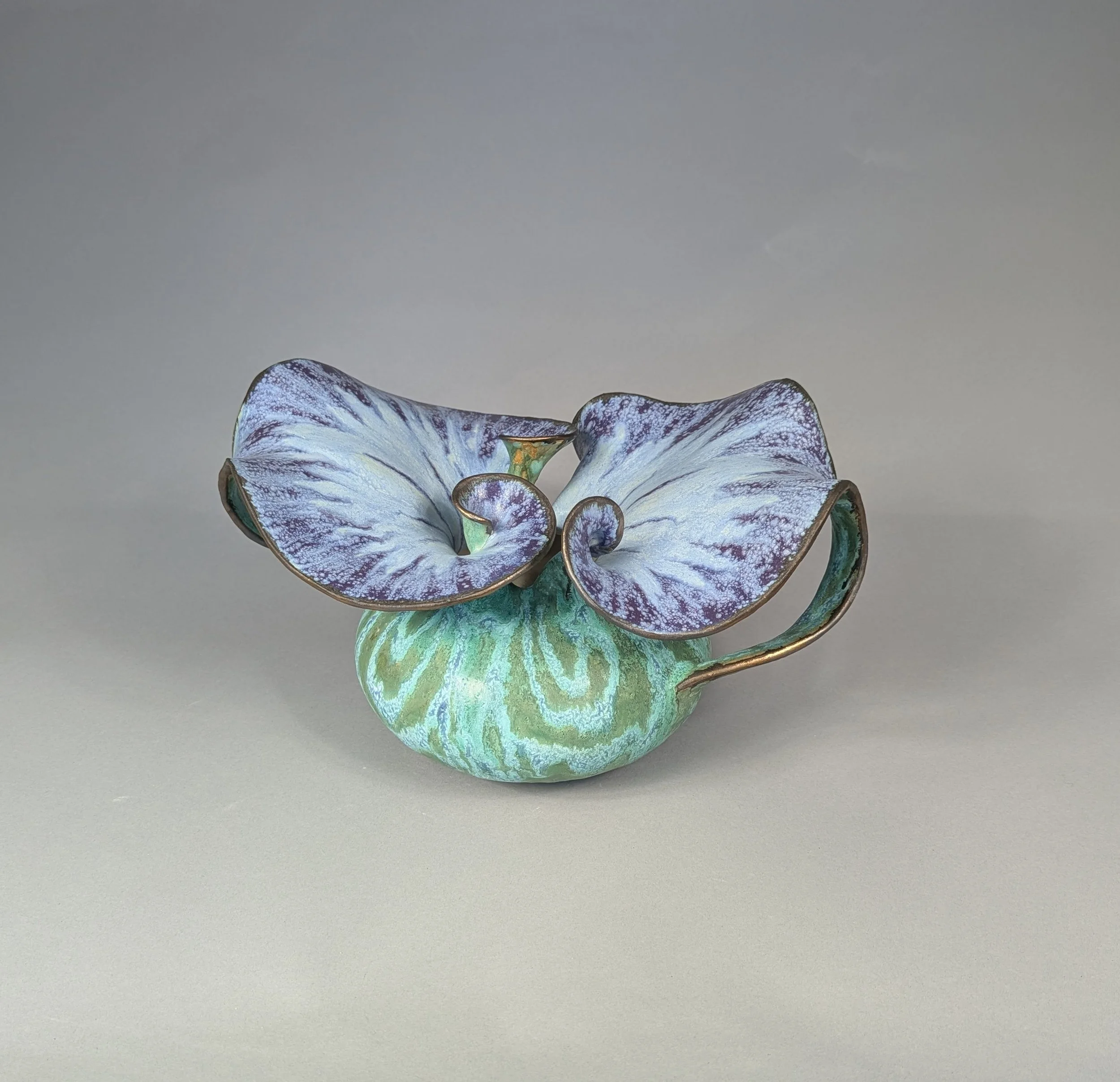 Double Leaf Vase 8"ht x 13"l x 8" e