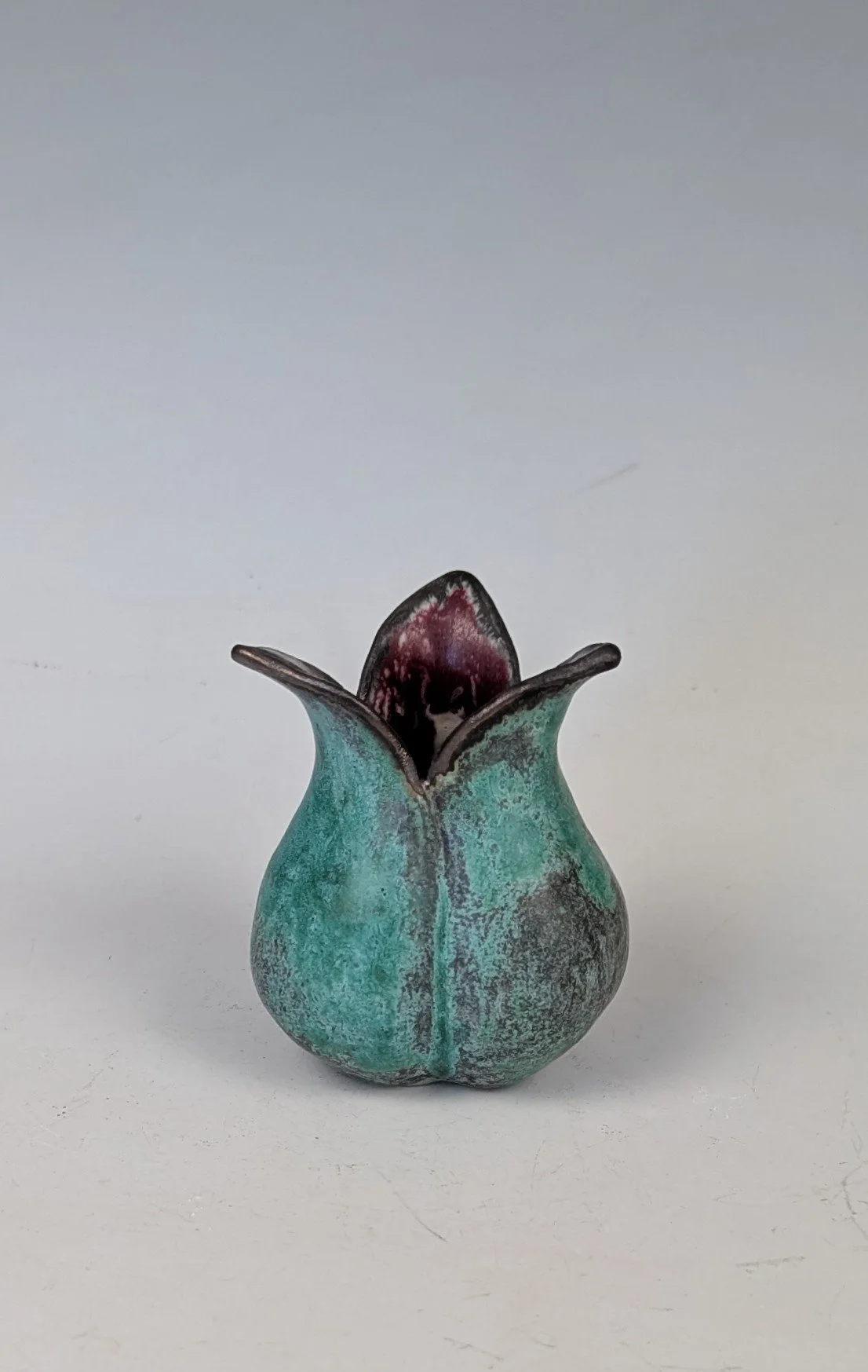 Bud Vase 3.25" ht x 2.75 w