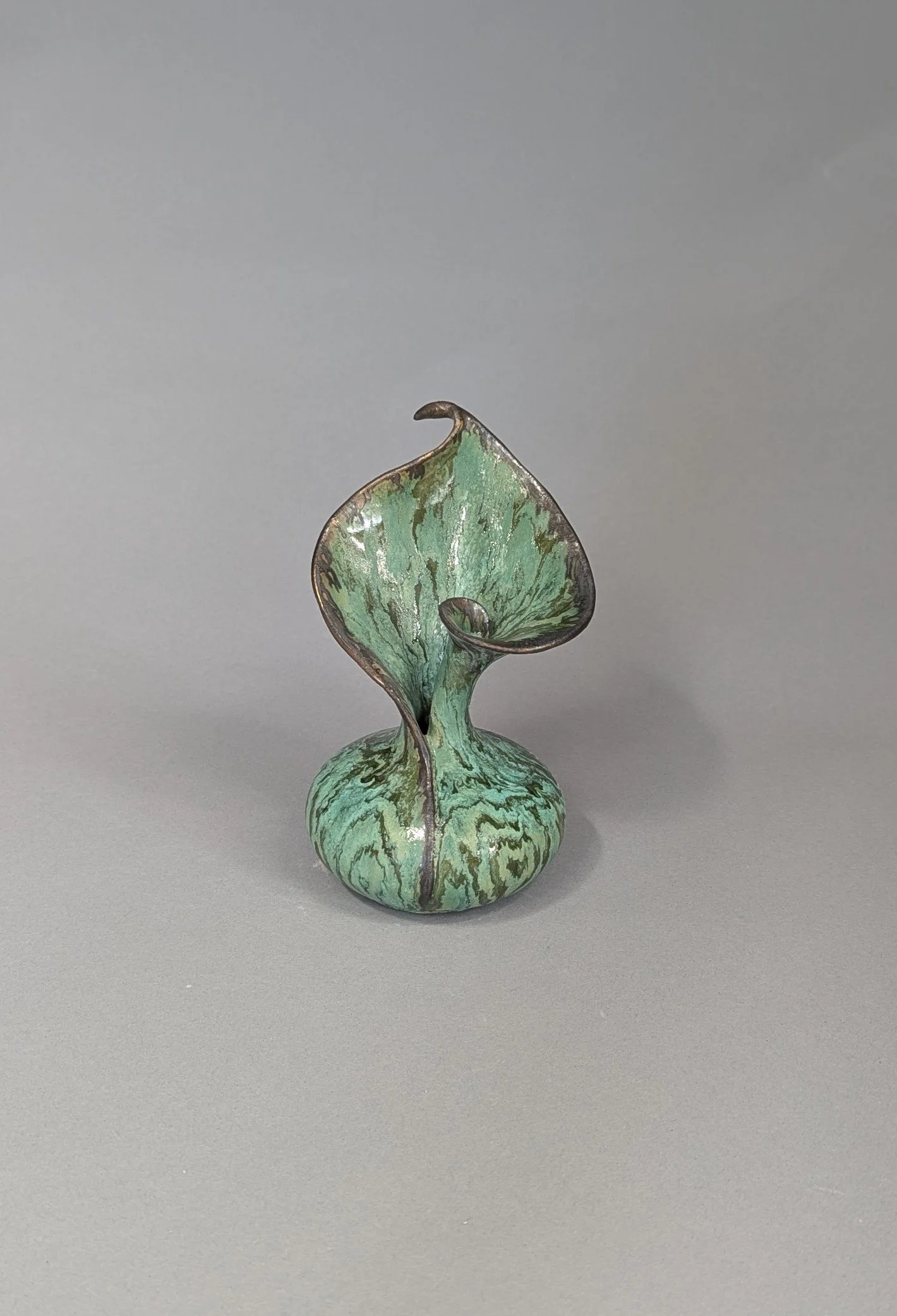 Calla vase 6"ht x 3.75w x 3.5"d