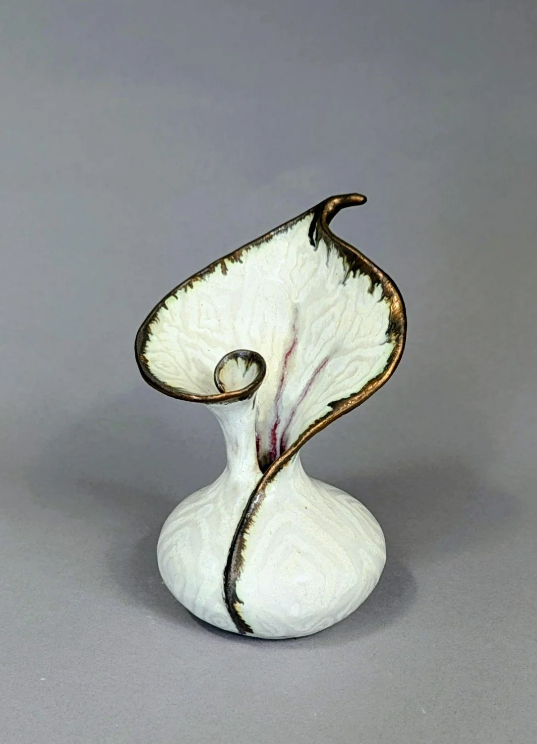 Calla vase 5.75" ht x 3.75"w x3.5''d