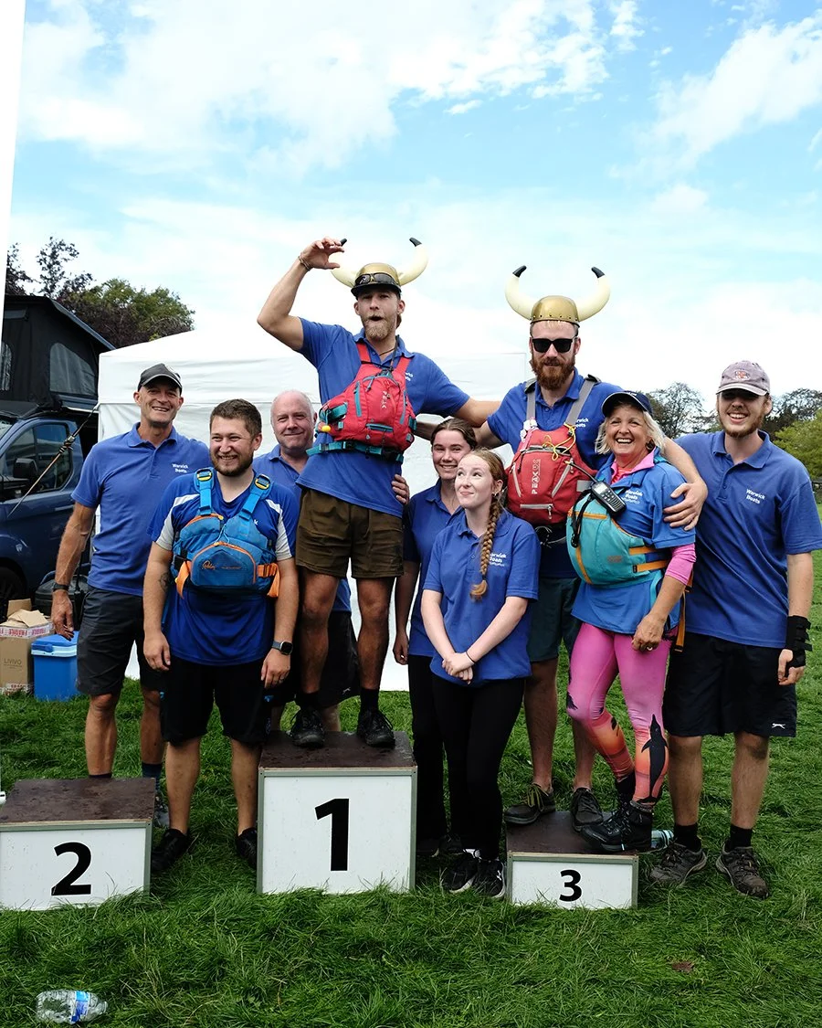 8888 L Warwick Boats Team.jpg