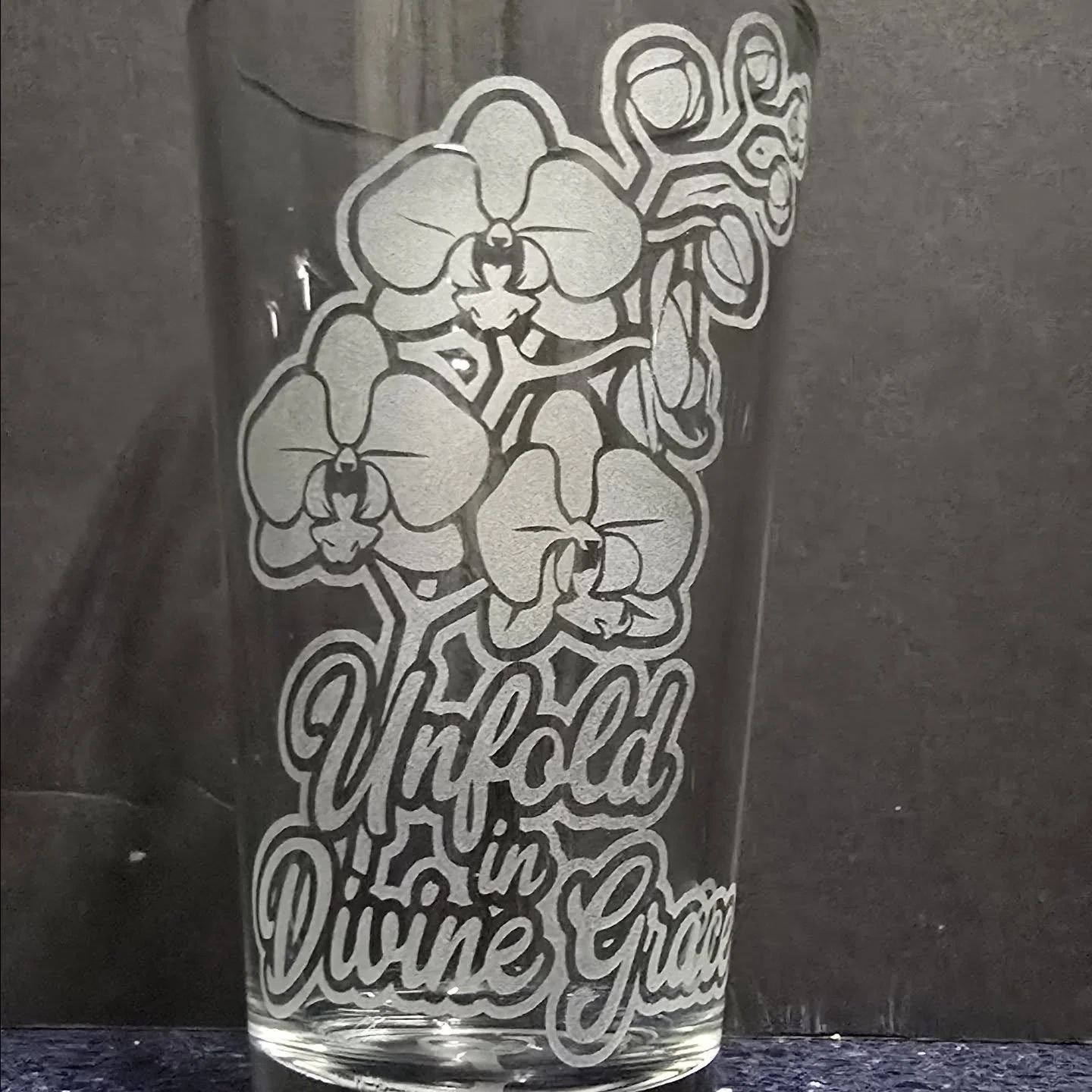 Who else likes orchids?
#industrialstarcustoms
#glassware #naples #engraved 
#whatsonyourglass