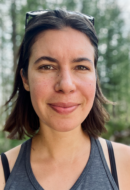 Headshot of Lisa Kouroupis
