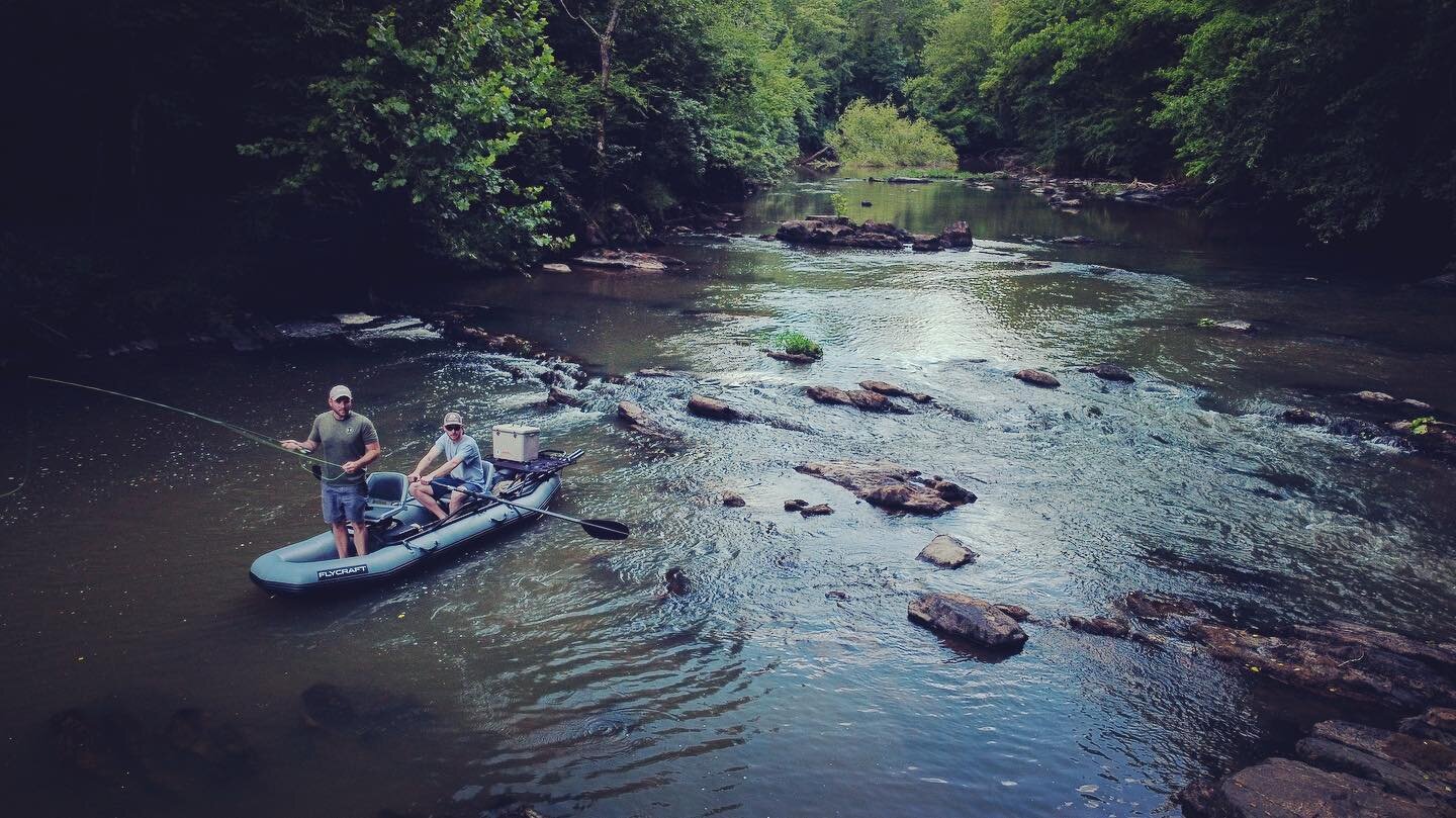 Floating the home waters with @samuel_parakeet #flyfishing #uwharrieriver #fishing #flycraft #raft #riverrats #publicland #float #threeriverslandtrust