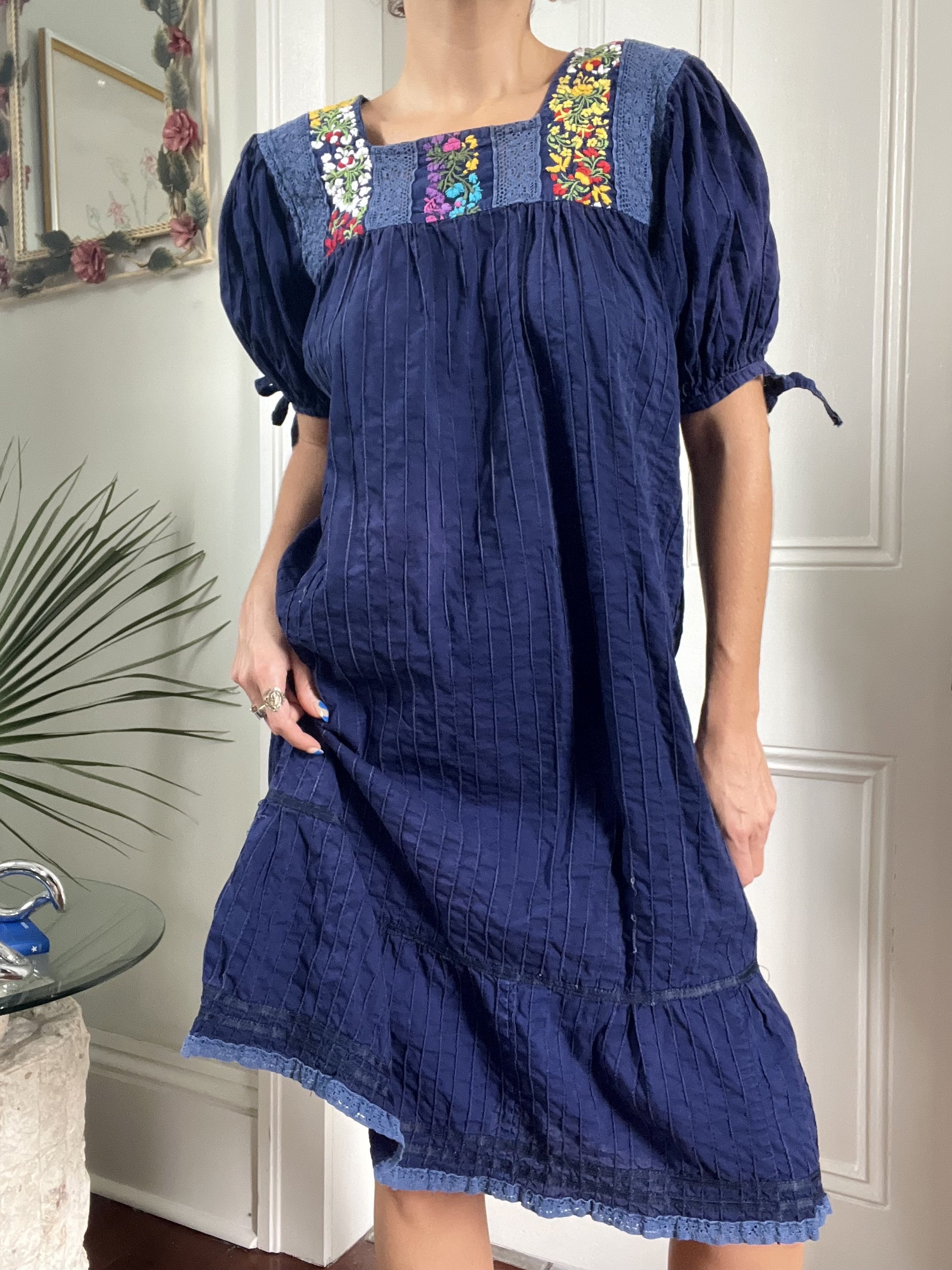 VintageEmbroideredMexicanMidiDress7.jpg
