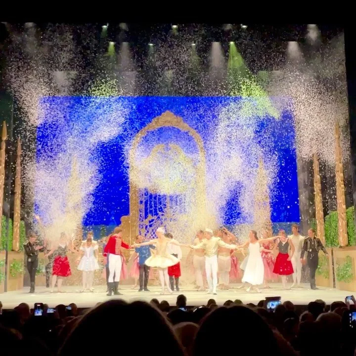 2025 has been a good one- noticing all the beauty and goodness in the world, on purpose. 
Happy new year, may it be your best one yet ❤️