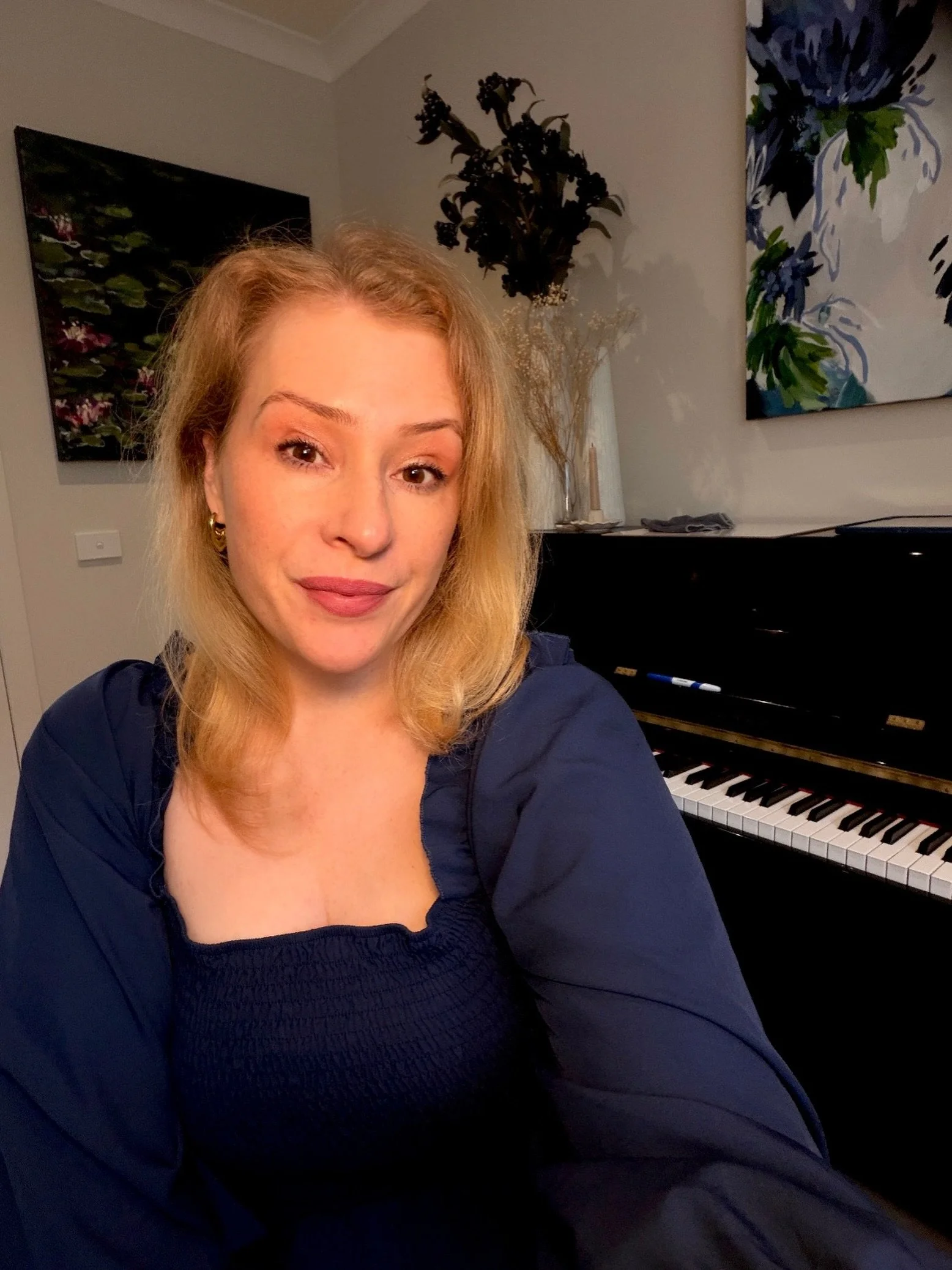 Another week of working with my wonderful students on singing with freedom not only in the body, but in the mind as well.

It starts from curiosity, makes friends with &lsquo;play&rsquo;, with the foundation of love. 

It leads to an increased feelin