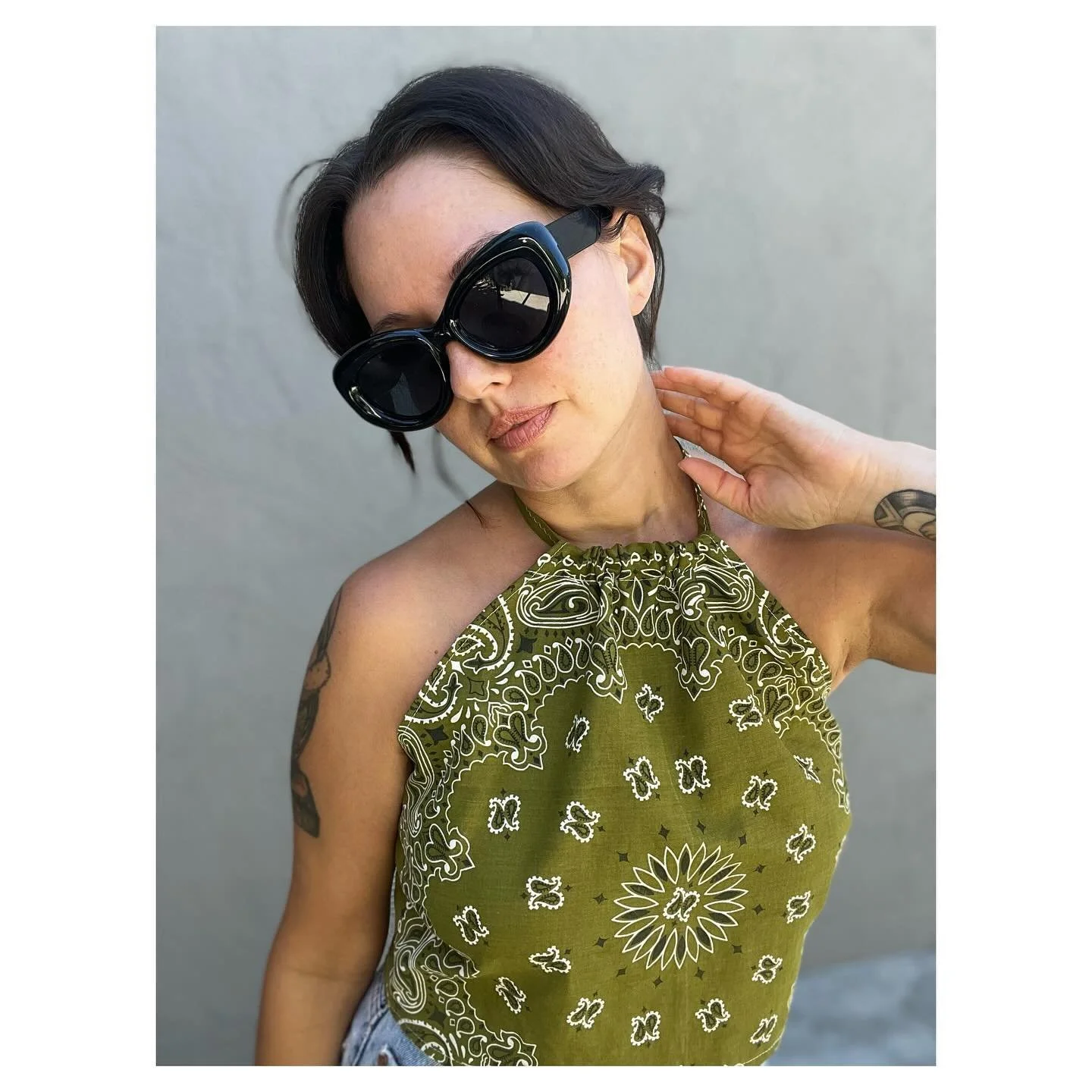 DLG Avocado Bandana Halter Top

100%cotton adjustable halter top made from bandana fabric.

Ties at neck and back.

Cropped length size XS-ML

$40 plus shipping