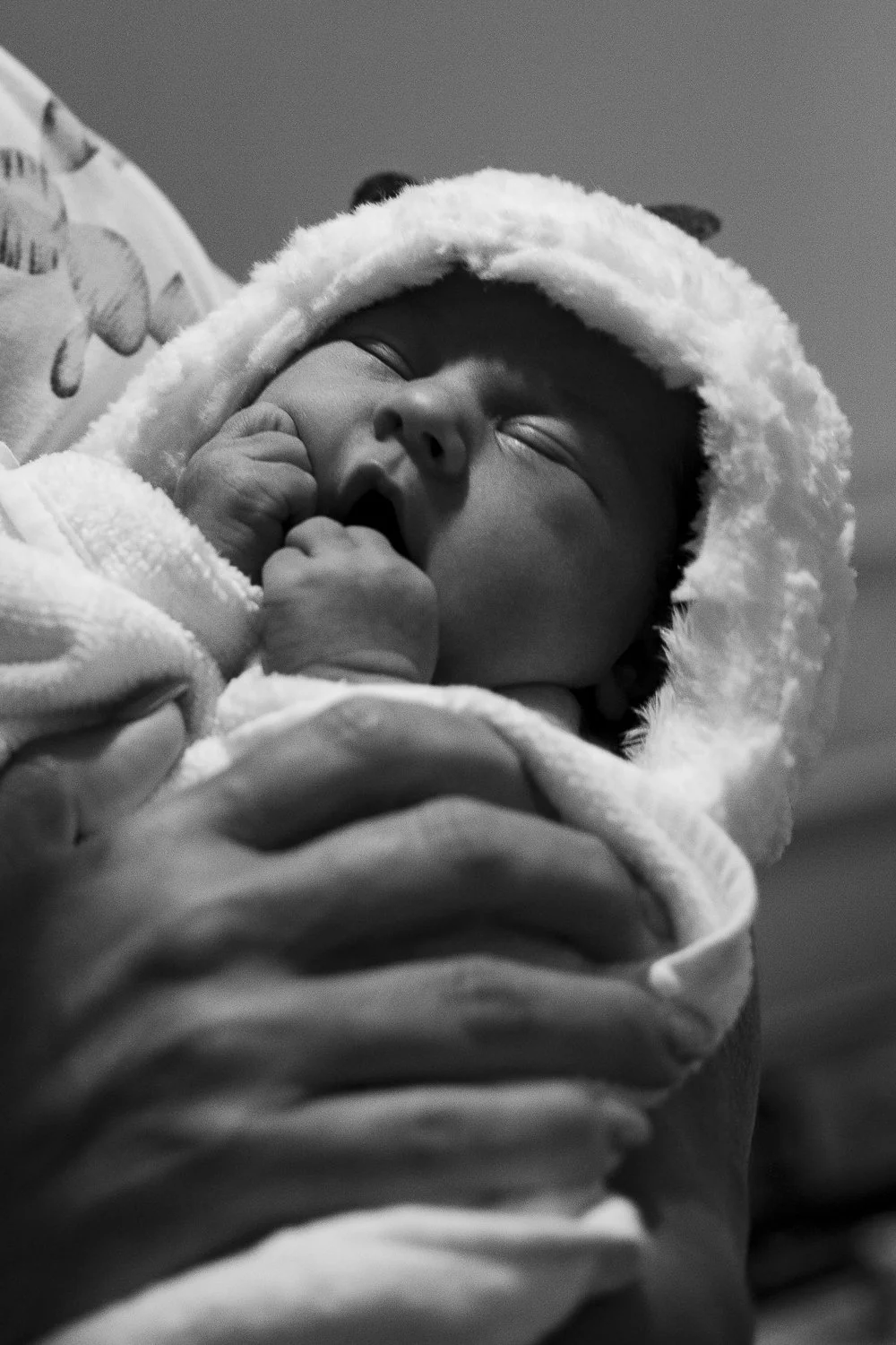 20230624_Kahre Newborn Home Bath_07.jpg
