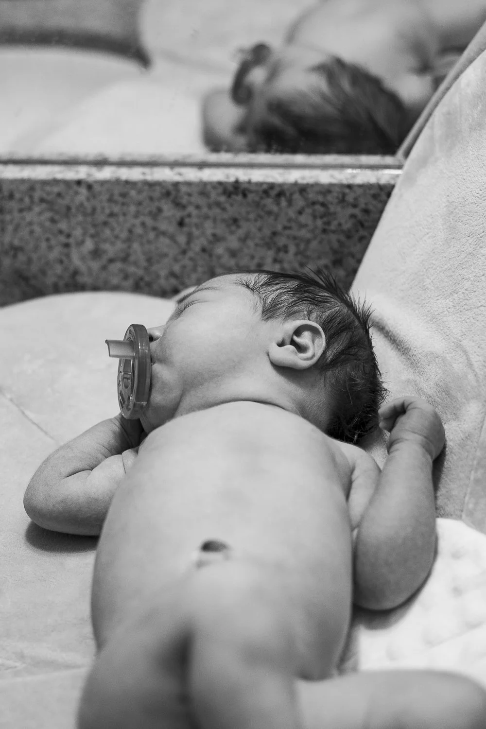 20230624_Kahre Newborn Home Bath_01.jpg