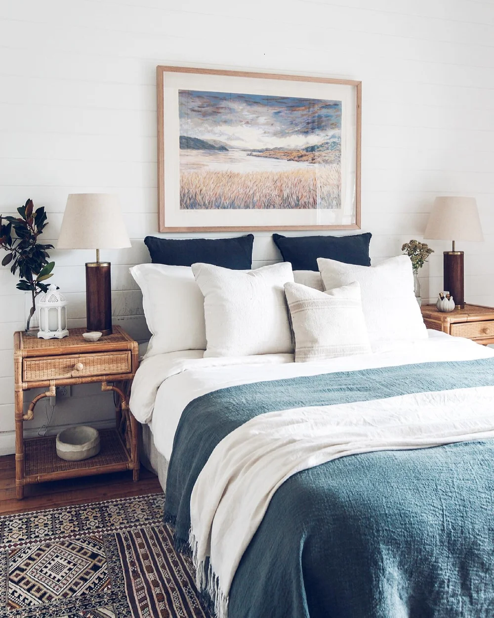 Decided to spontaneously add more art to our walls! No idea why it&rsquo;s taken me a year to hang this pretty piece we picked up from England over a year ago right here...🙃
I also added a few Autumnal tones and layers to tie everything together and