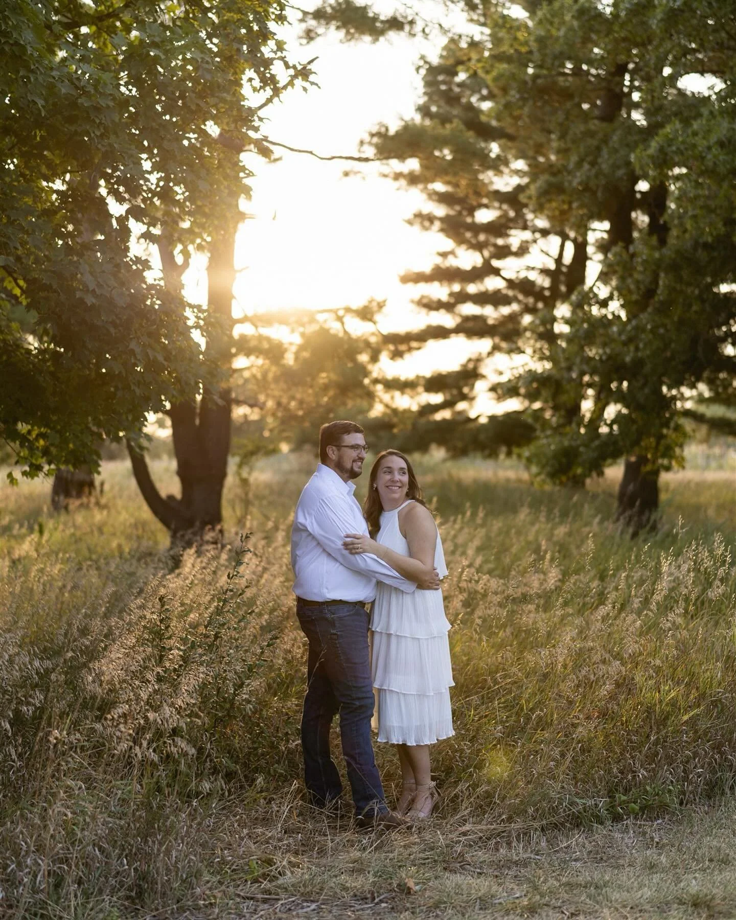 Ending a session with a glowy golden hour will always be a favorite. Had so much fun with these two the other night!