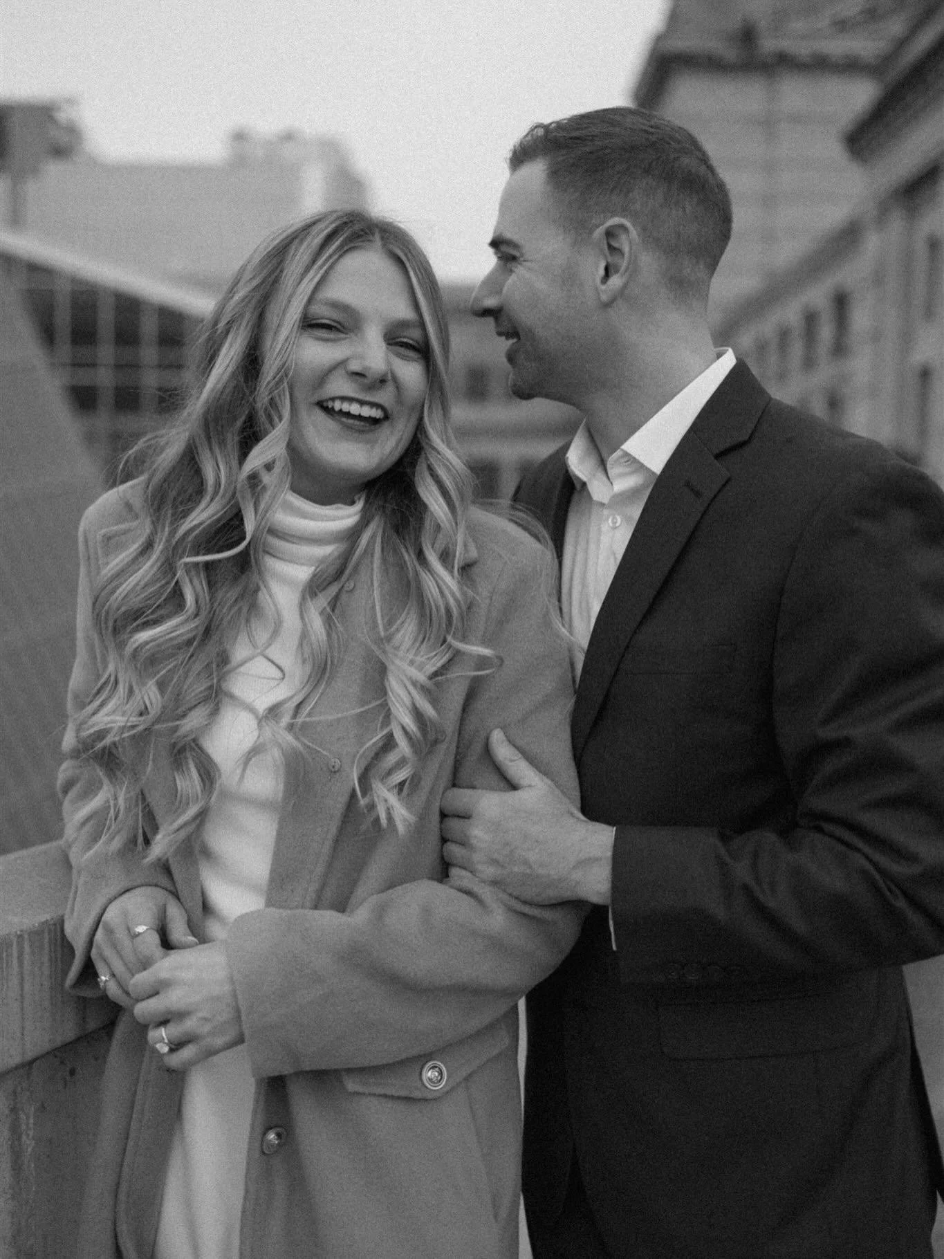 A few black and whites from a lovely December engagement session in the city with Ethan and Julia 💞