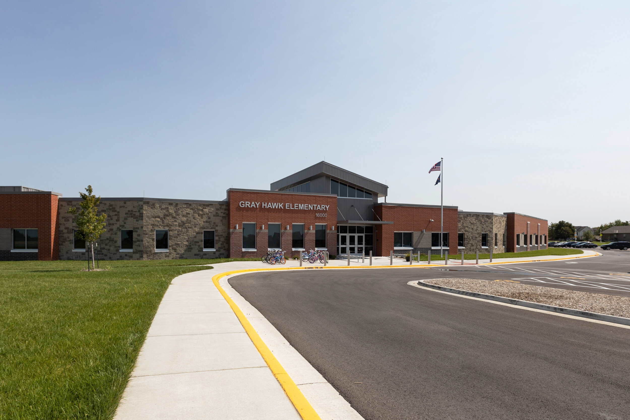 21_HTK_GrayHawkElementary_OutsideEntrance_1.jpg