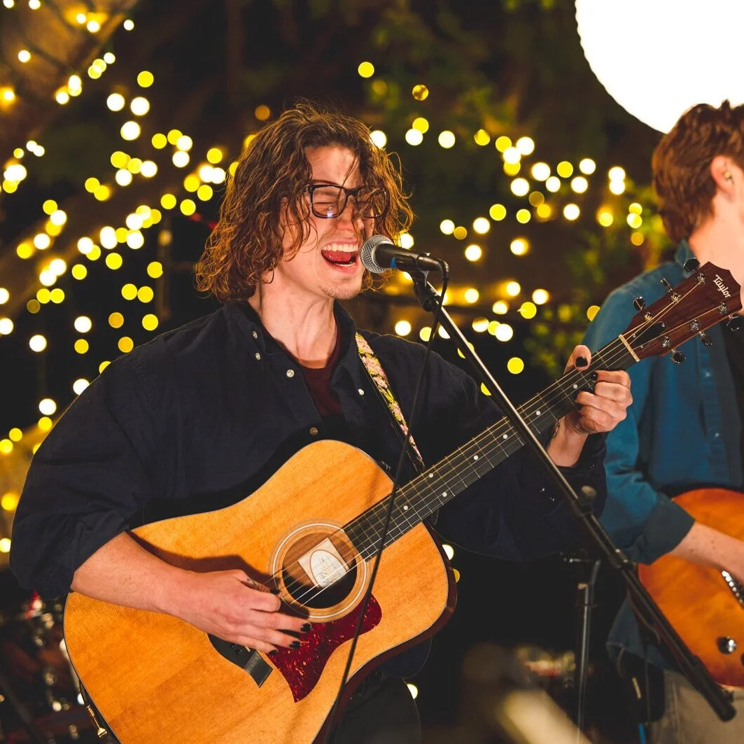 Mineral KingLive performance photography of the rock n’ roll band.