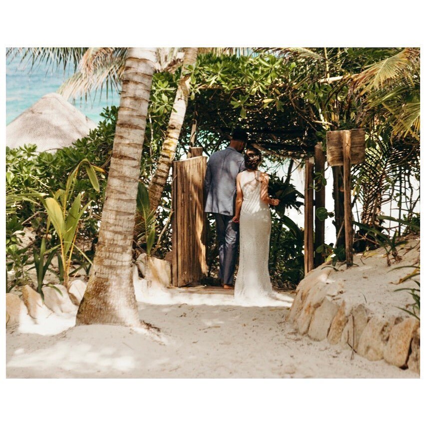 &ldquo;I love her, and that's the beginning and end of everything.&rdquo;
F. Scott Fitzgerald
&bull;
The tranquil Caribbean shore combined with your own private villa experience creates the perfect space for intimate ceremonies and celebrations. This