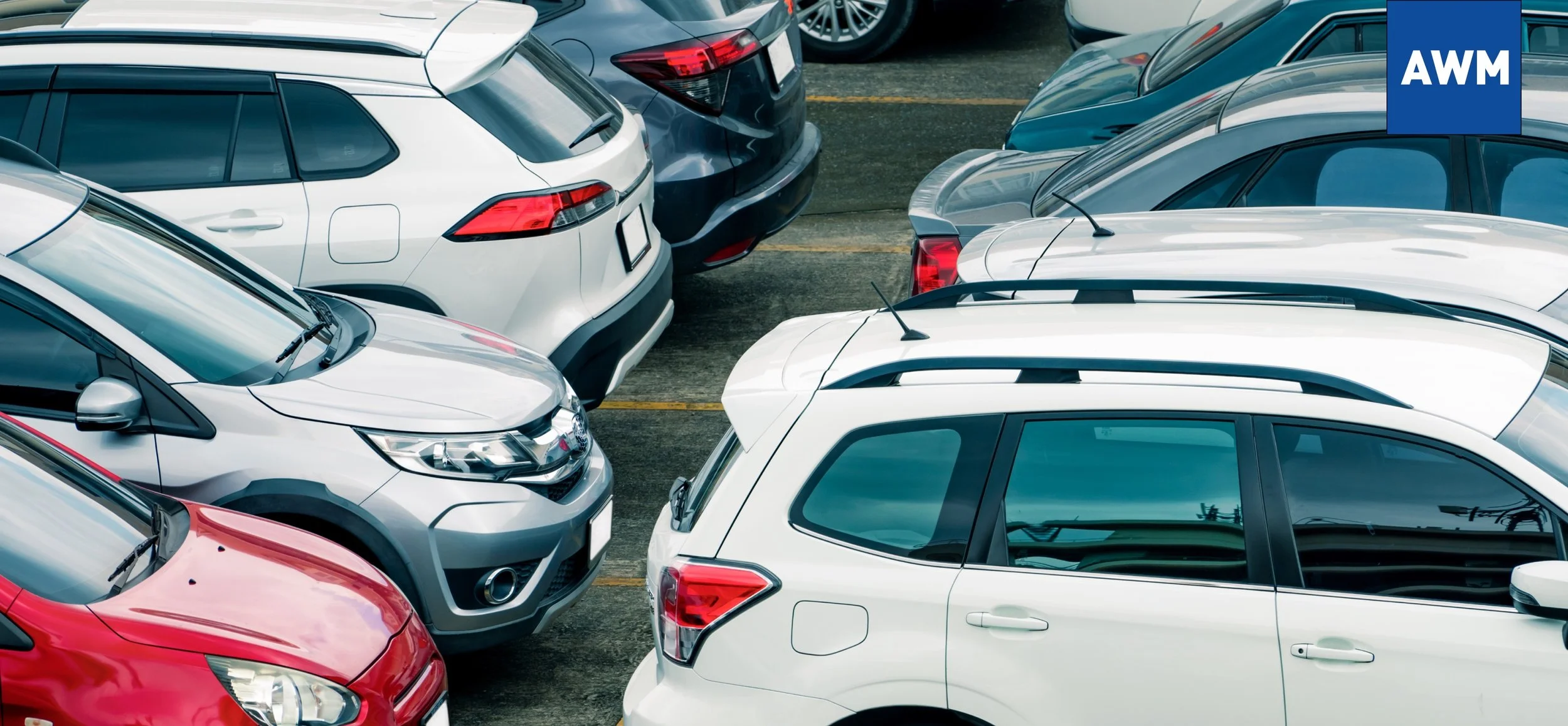 AWM - 有錢買車,無位泊車!車主怒哮「有位泊我洗泊街」?