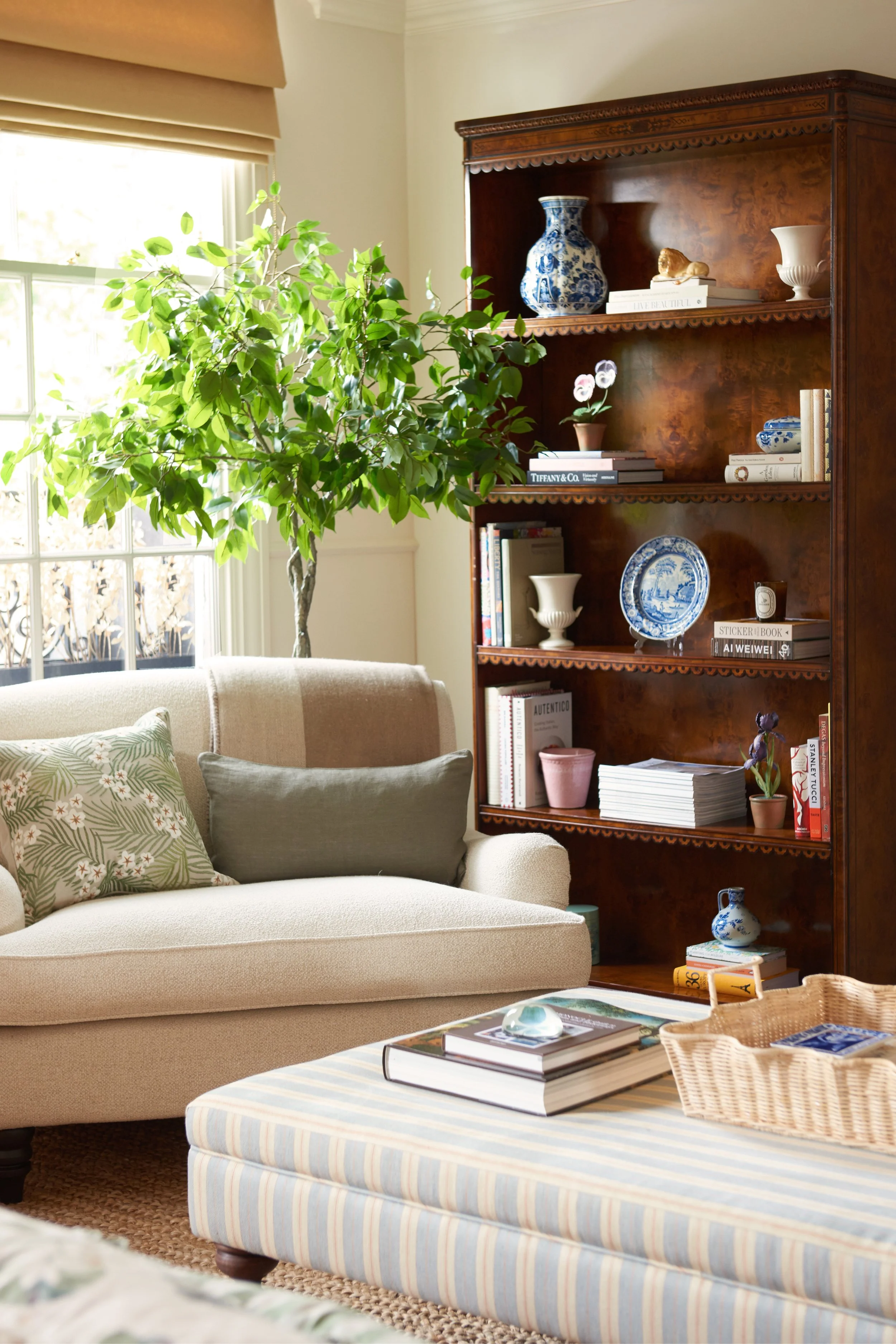 Belgravia Pied-À-Terre — Sascal Studio Ltd