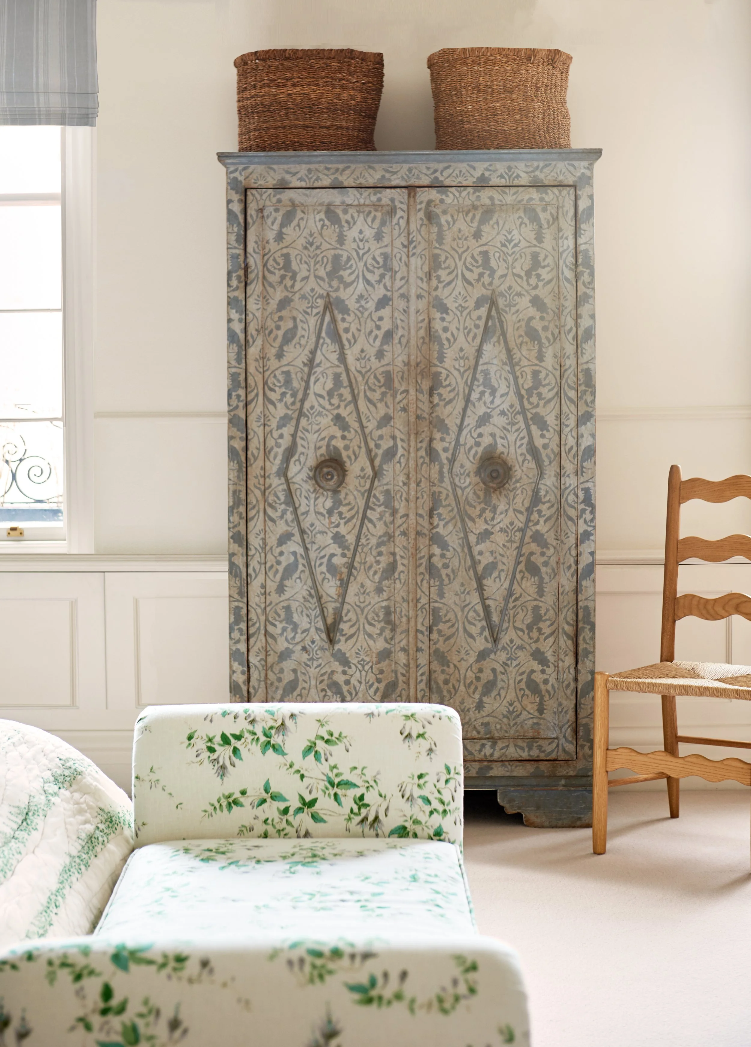 Belgravia Pied-À-Terre — Sascal Studio Ltd