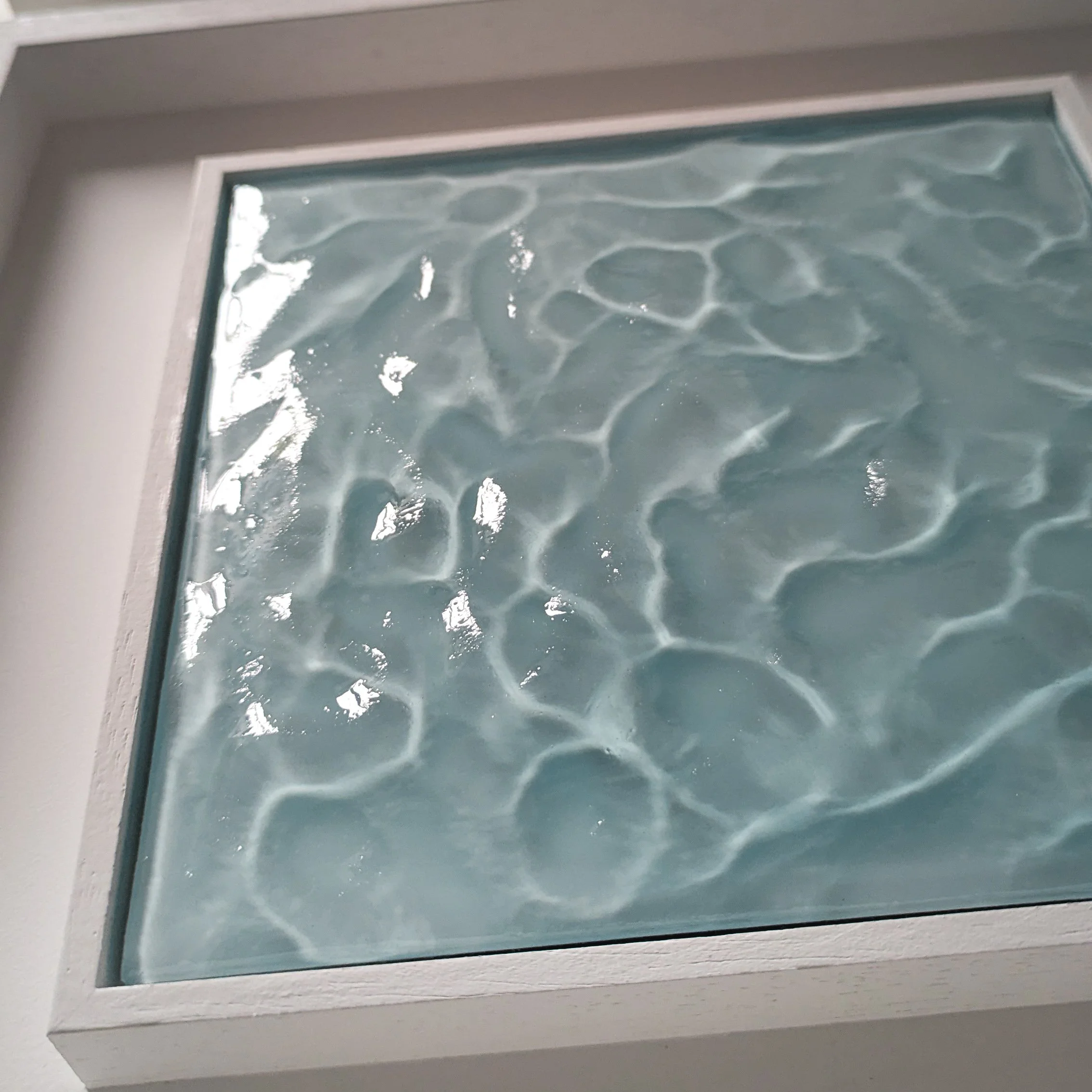 sculpted_water_resin_3d_artwork_sculpture_teal_ocean_sea_shallow_light_art_33.jpg