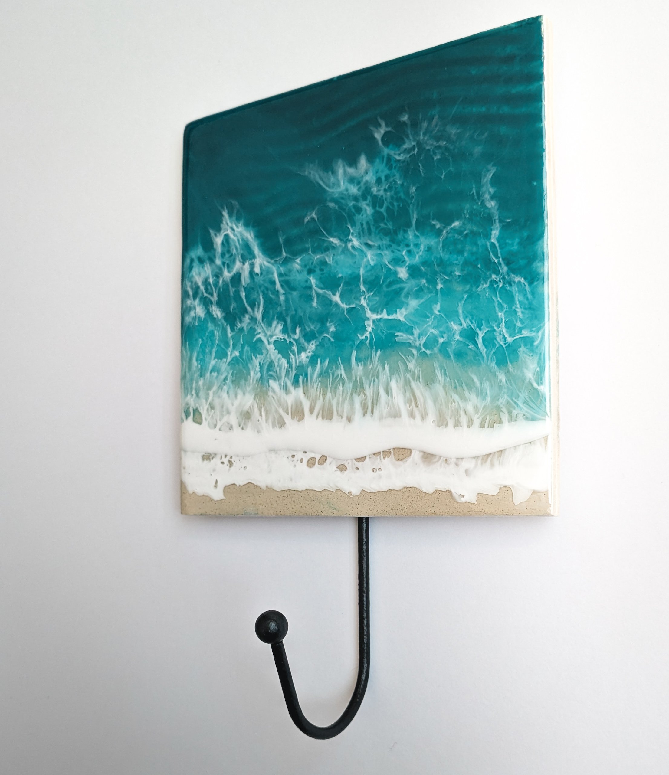 resin-ocean-hook-hanging-2(2).jpg
