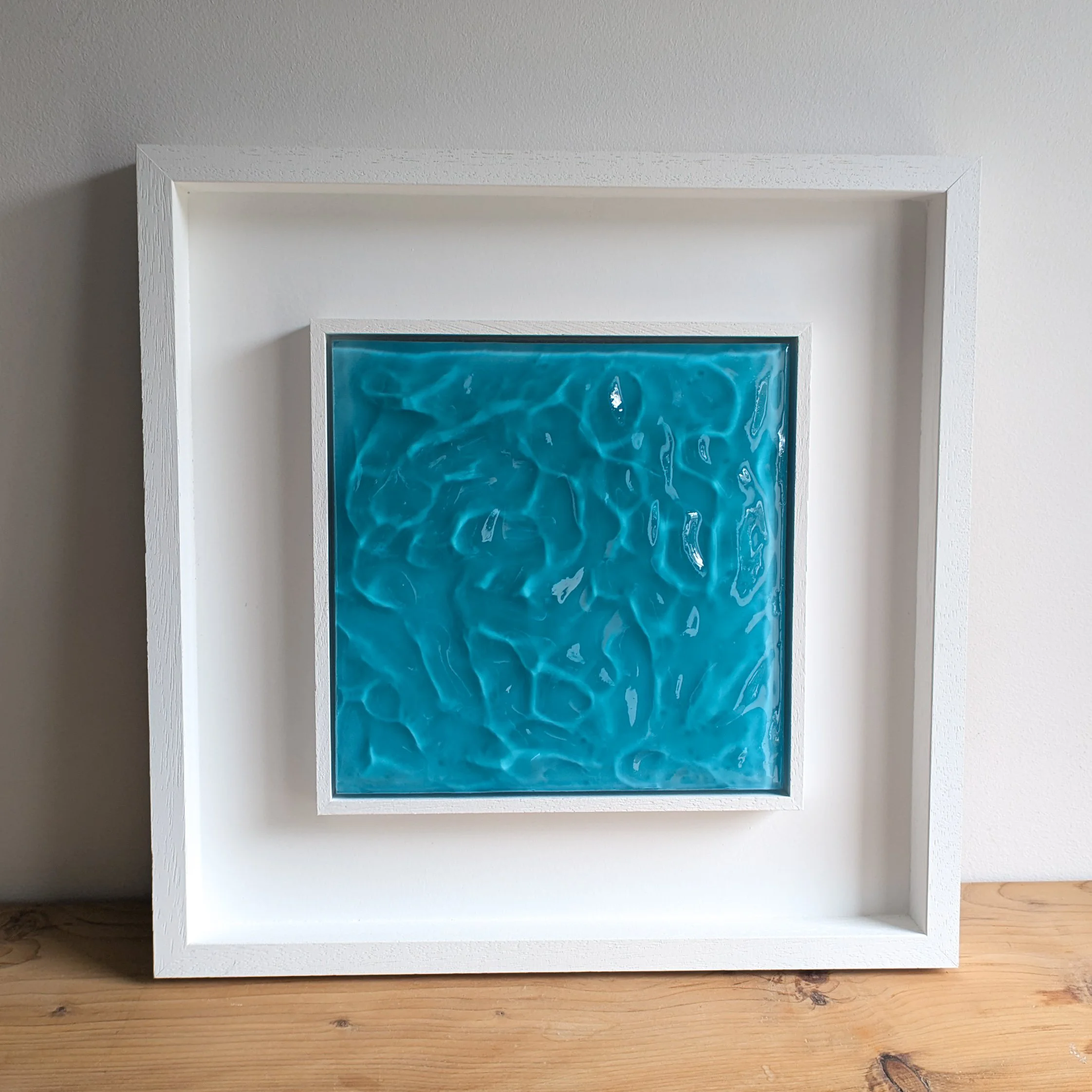 sculpted_water_resin_3d_artwork_sculpture_teal_ocean_sea_shallow_light_art_7.jpg