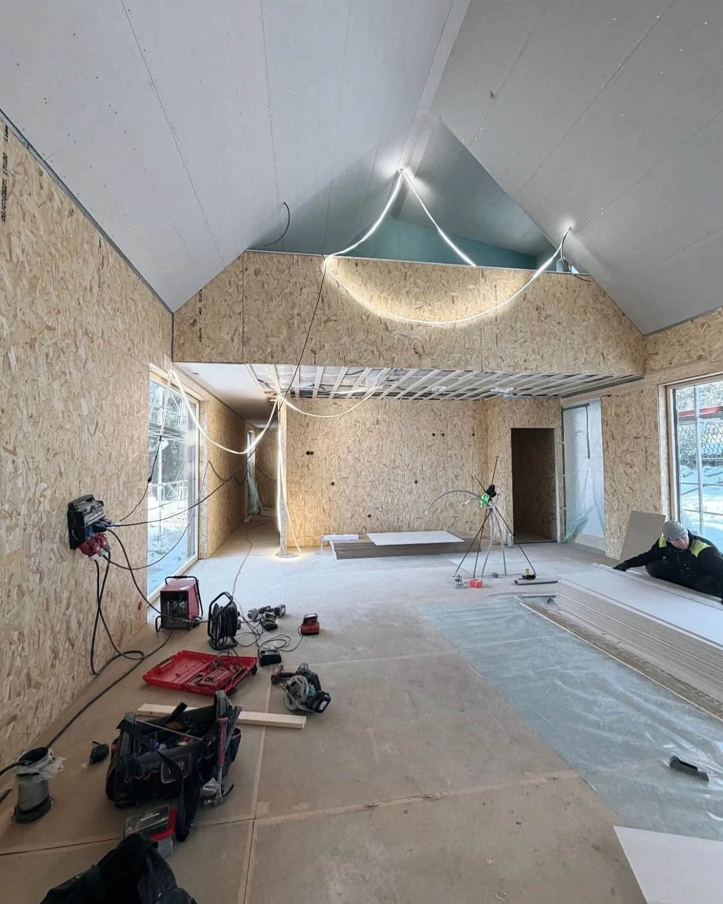 Taking shape! new ladhus In &Ouml;ster&aring;ker. 

@rushtonarkitektur
@theparkershousehold 

#arkitektritat #&ouml;ster&aring;ker #archipelago #ladhus #tj&auml;ra #scandi #scandihome #scandistyle #nordicdesign #nordichome #livetp&aring;landet #arkit