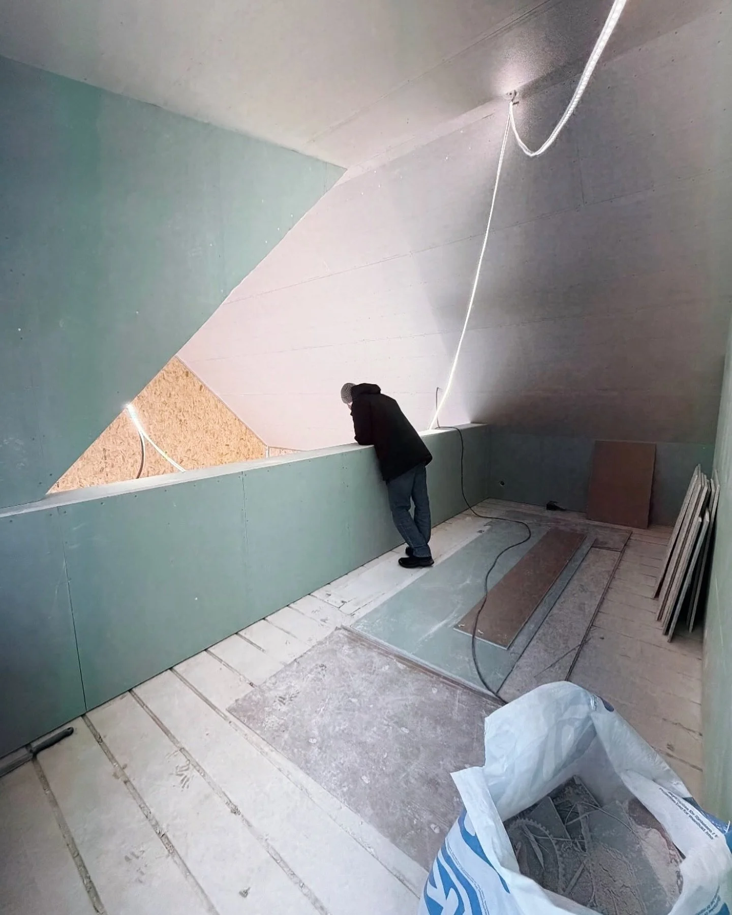 Taking shape! new ladhus In &Ouml;ster&aring;ker. 

@rushtonarkitektur
@theparkershousehold 

#arkitektritat #&ouml;ster&aring;ker #archipelago #ladhus #tj&auml;ra #scandi #scandihome #scandistyle #nordicdesign #nordichome #livetp&aring;landet #arkit