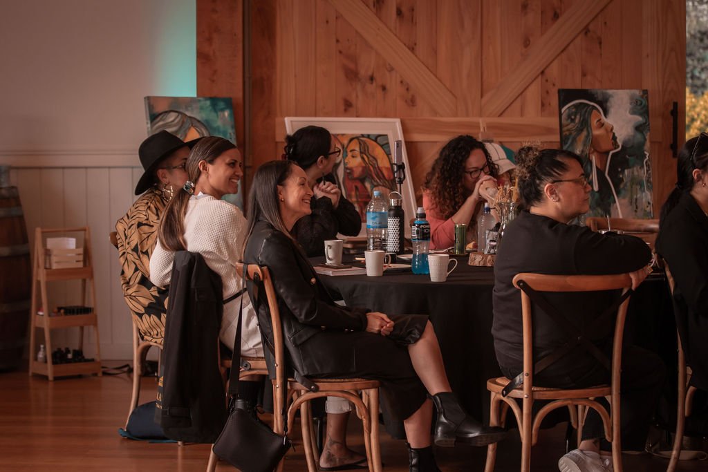 wahine table toi  - Copy.JPG